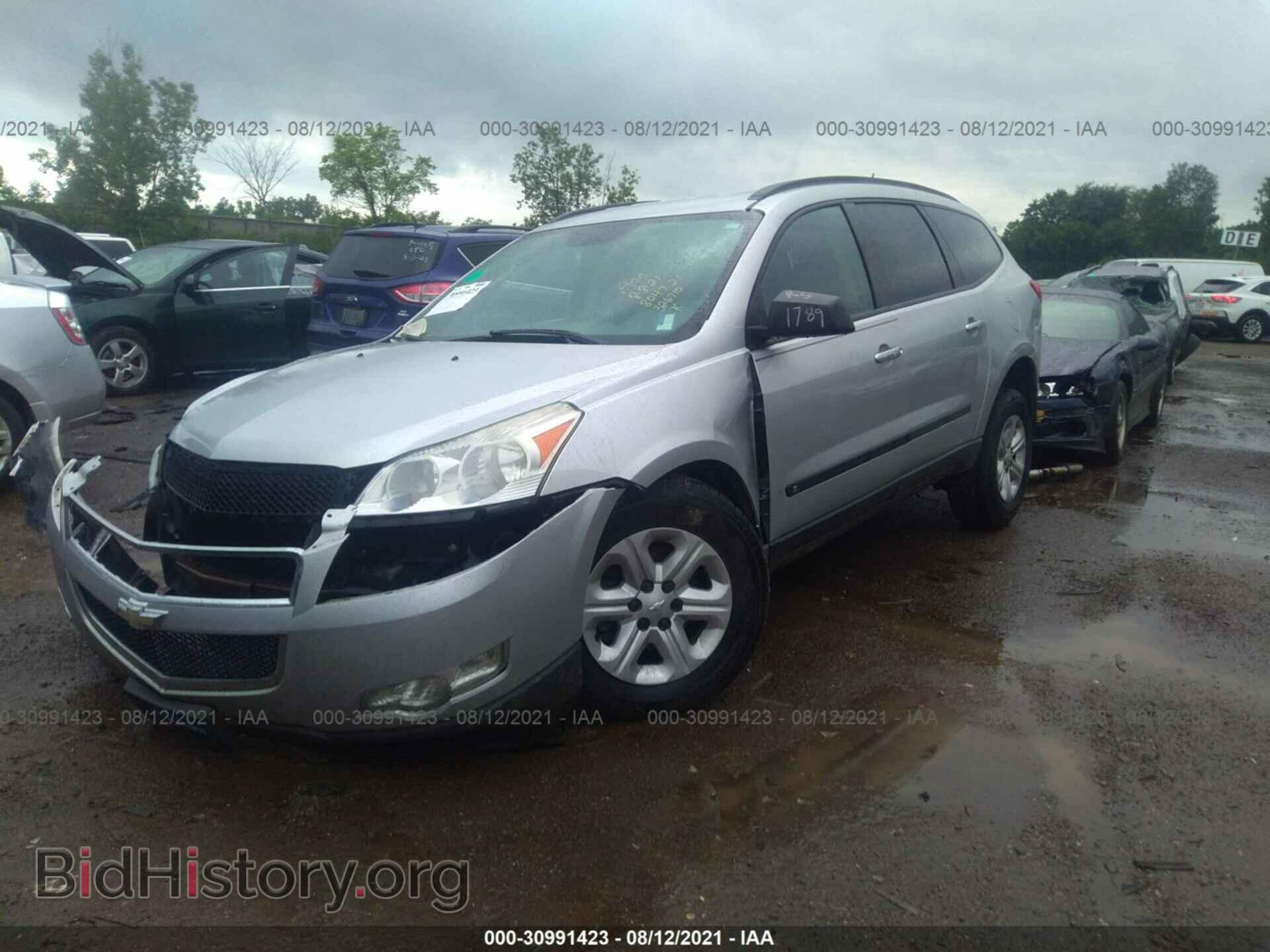 2012 CHEVROLET TRAVERSE - VIN: 1GNKVFED6CJ326710 - Фото 2