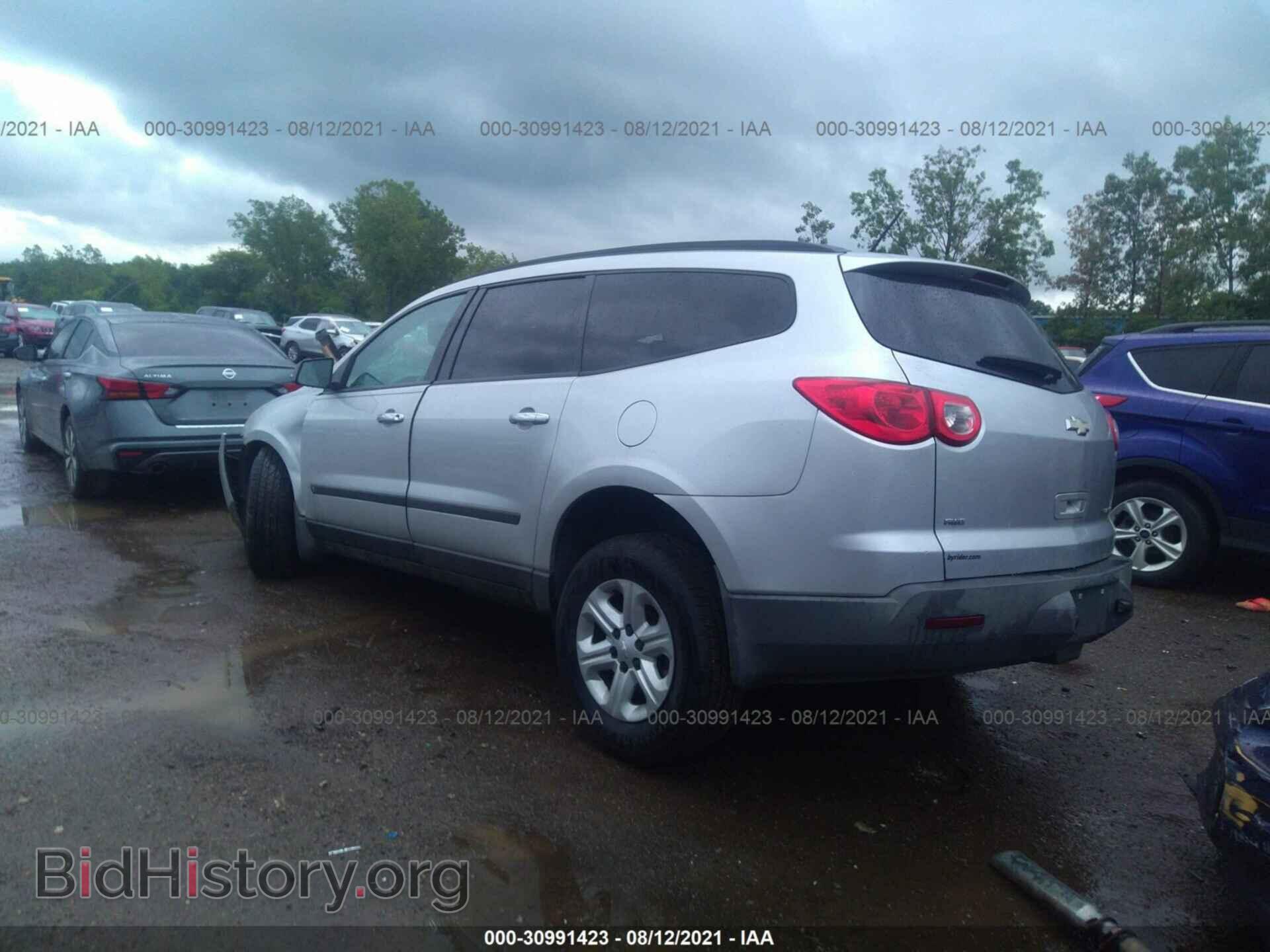 2012 CHEVROLET TRAVERSE - VIN: 1GNKVFED6CJ326710 - Фото 3
