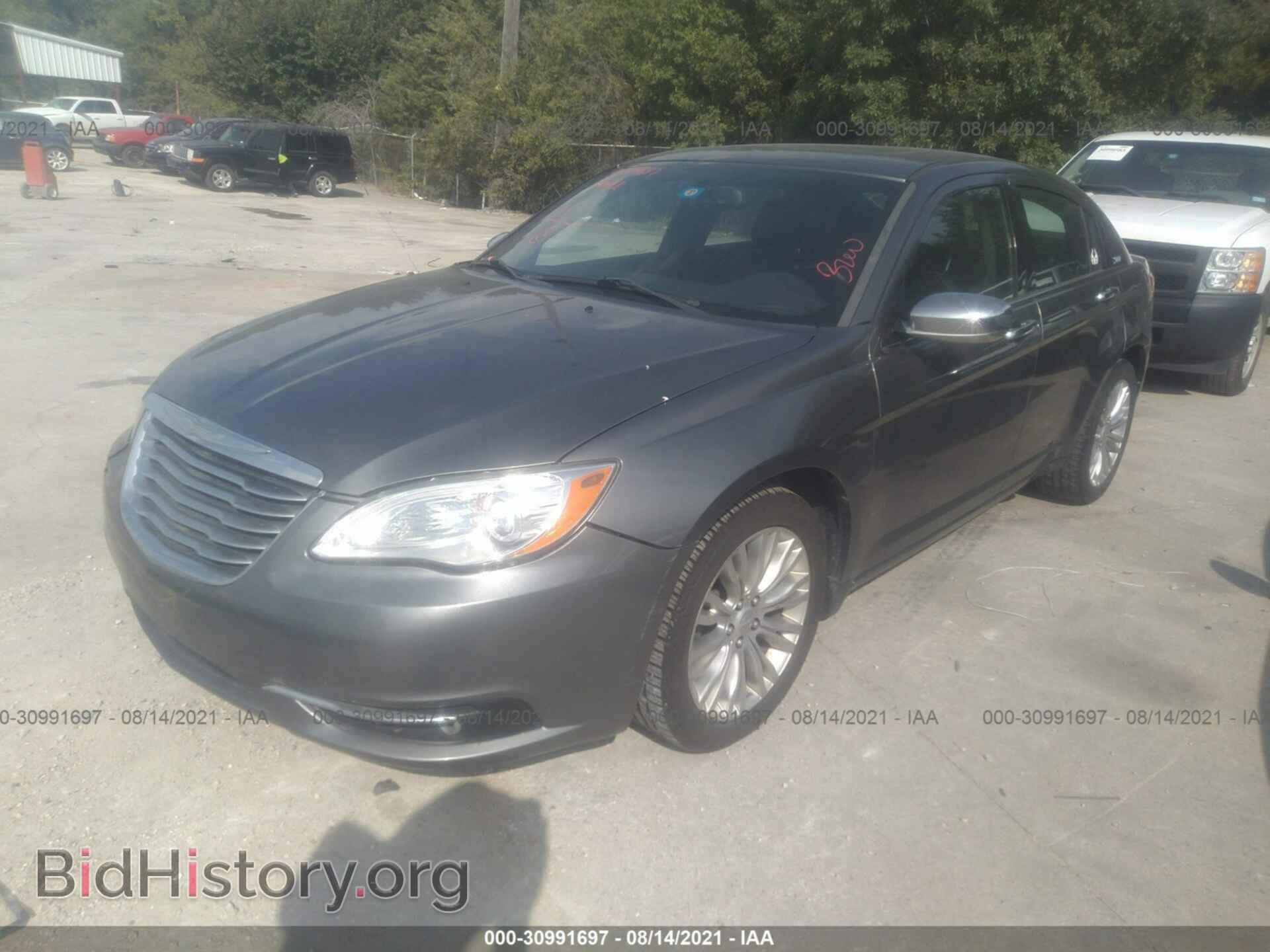 2012 CHRYSLER 200 - VIN: 1C3CCBCG5CN161237 - Фото 2