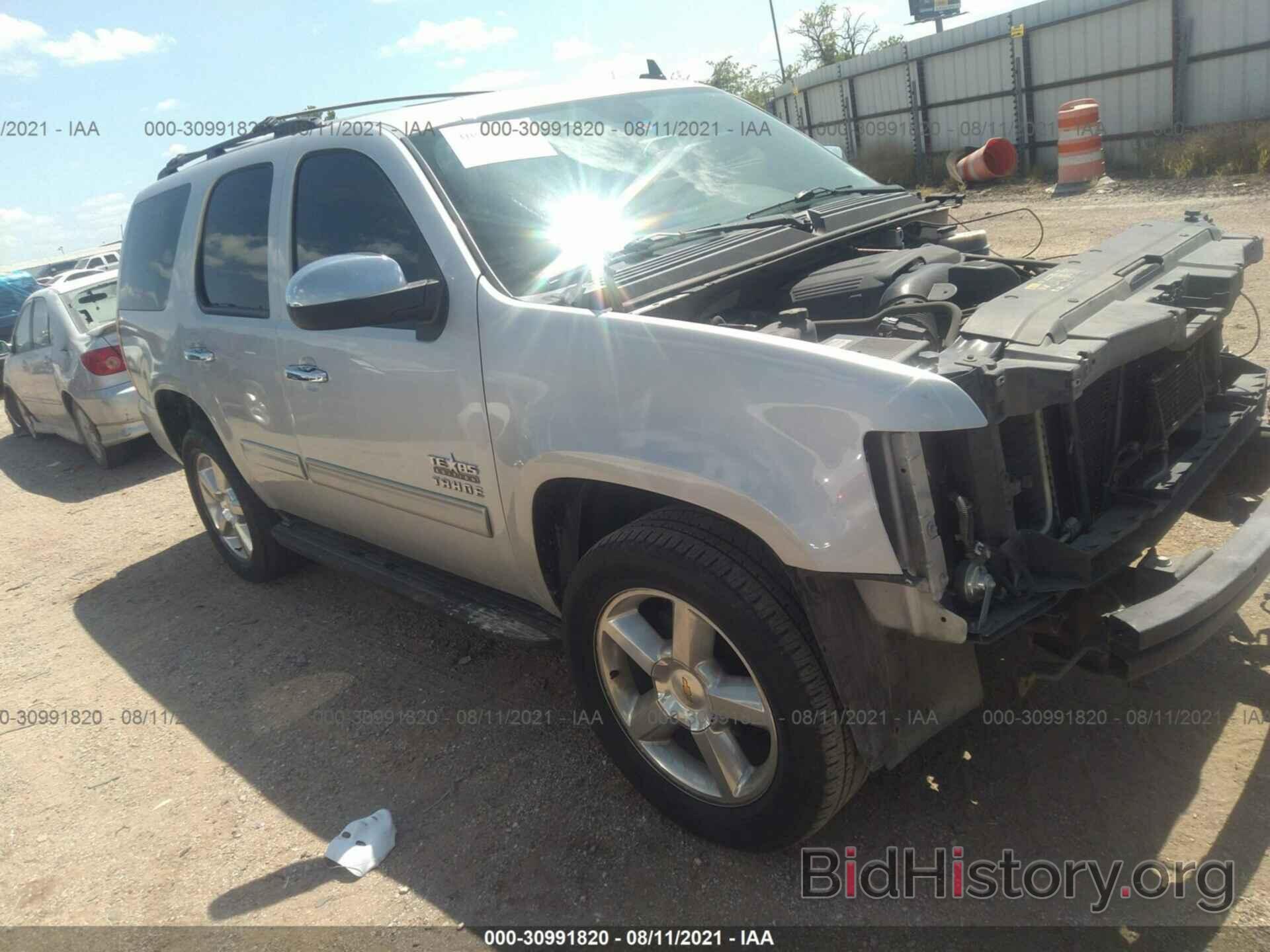 Photo 1GNSCBE04BR387730 - CHEVROLET TAHOE 2011