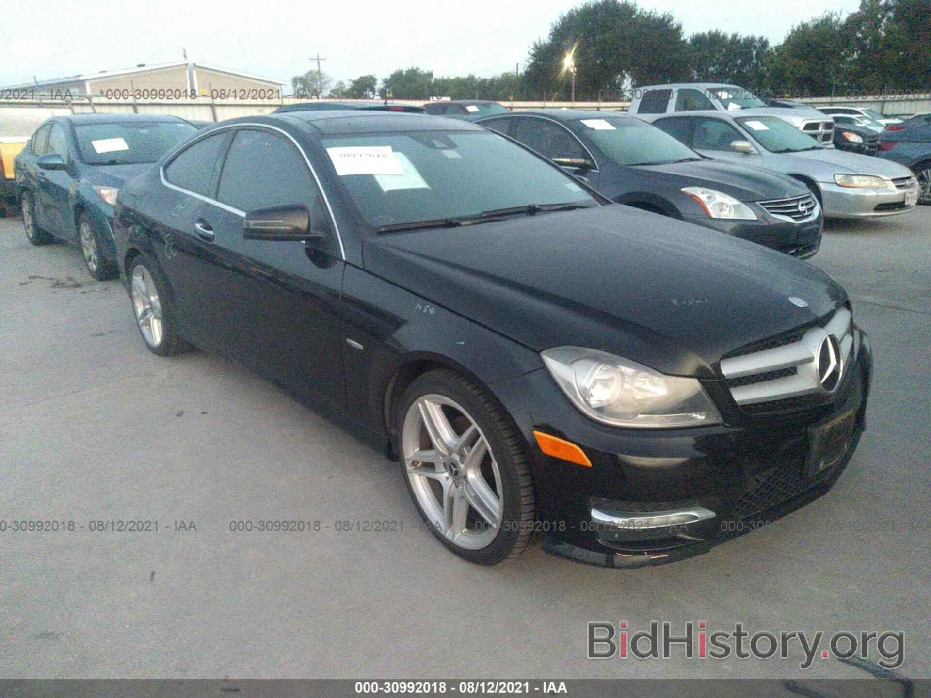 Photo WDDGJ4HB6CF875518 - MERCEDES-BENZ C-CLASS 2012