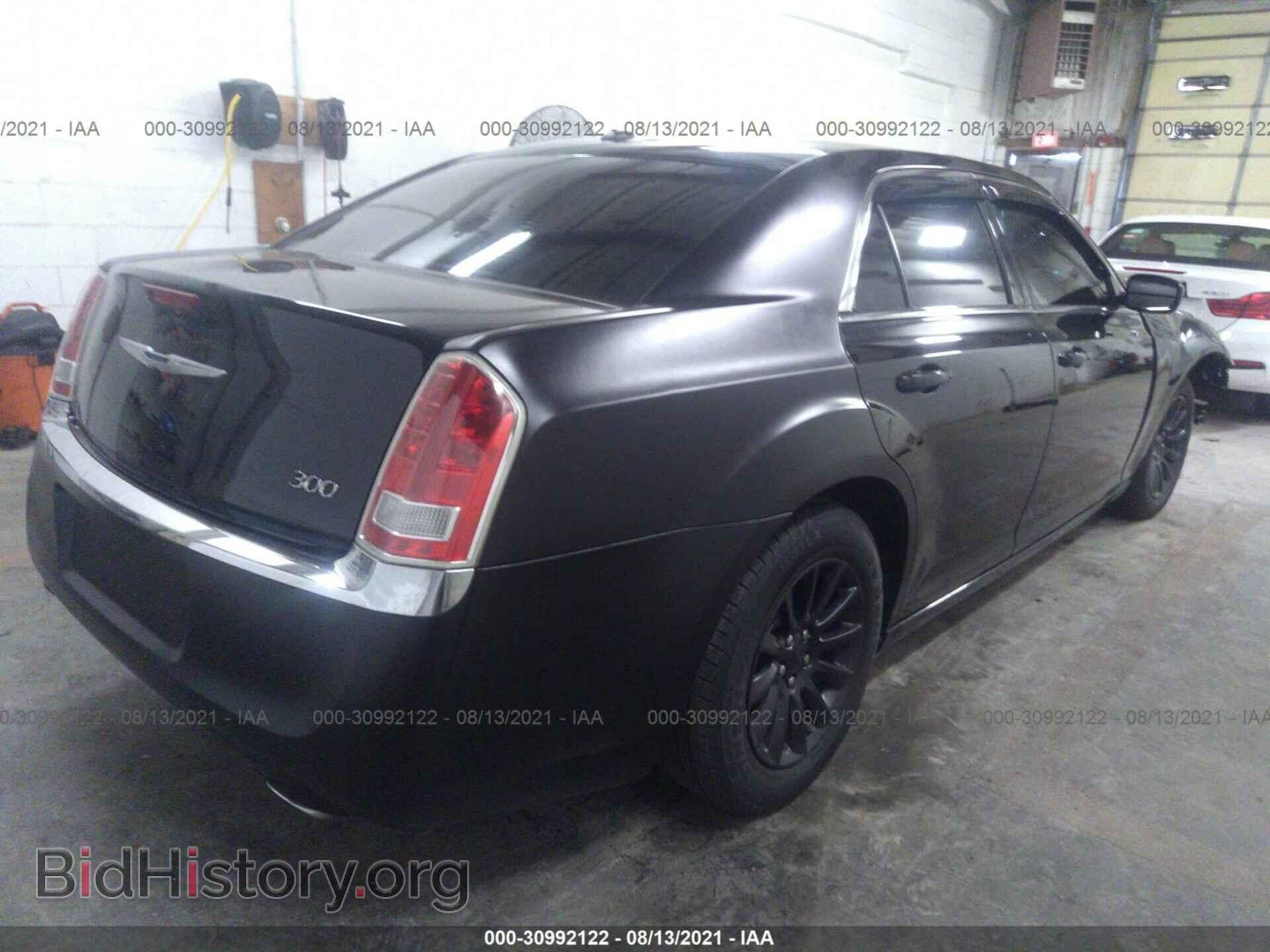 2014 CHRYSLER 300 - VIN: 2C3CCAAG4EH335744 - Фото 4