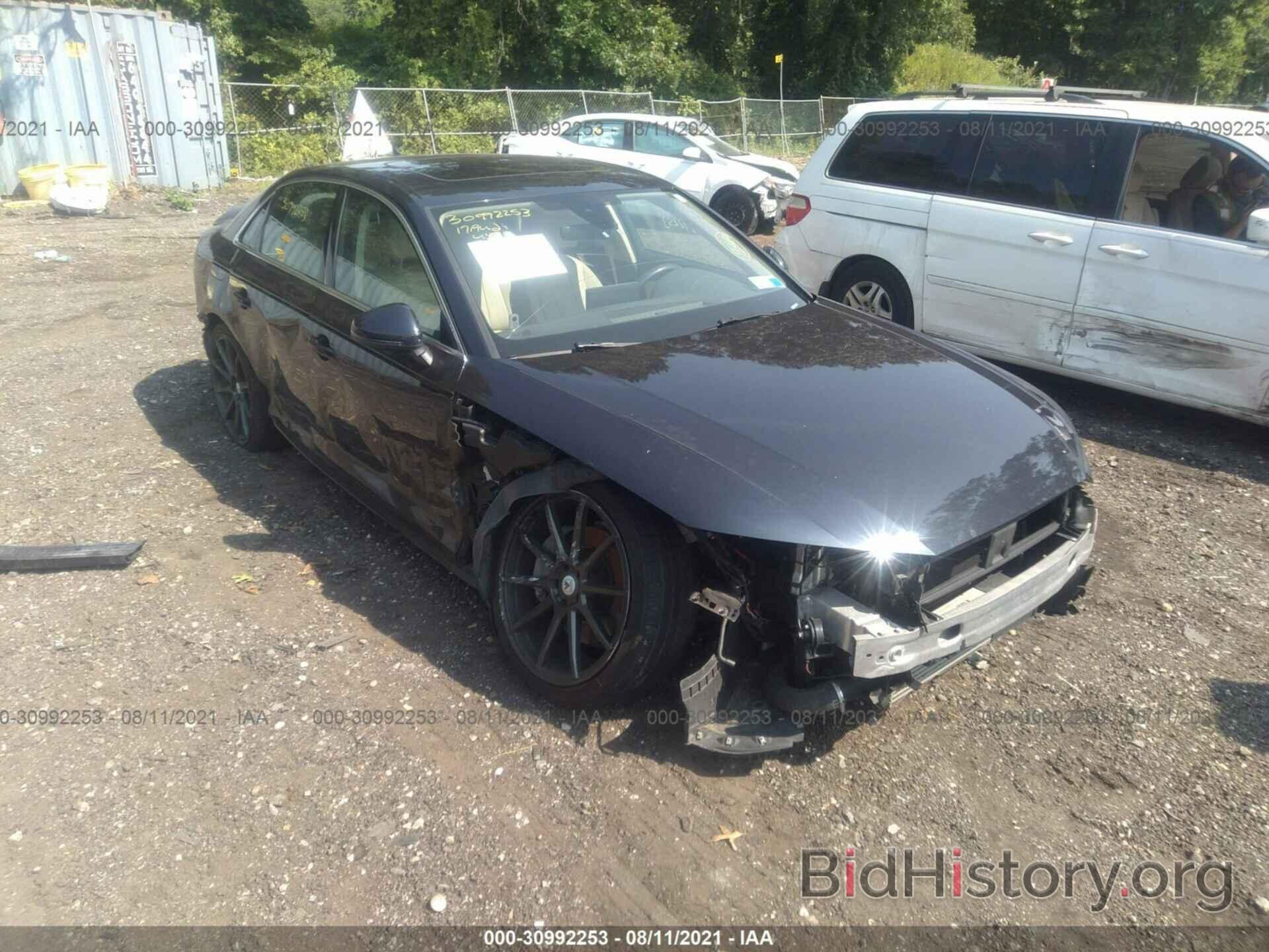 Photo WAUPNAF45HN058813 - AUDI A4 2017