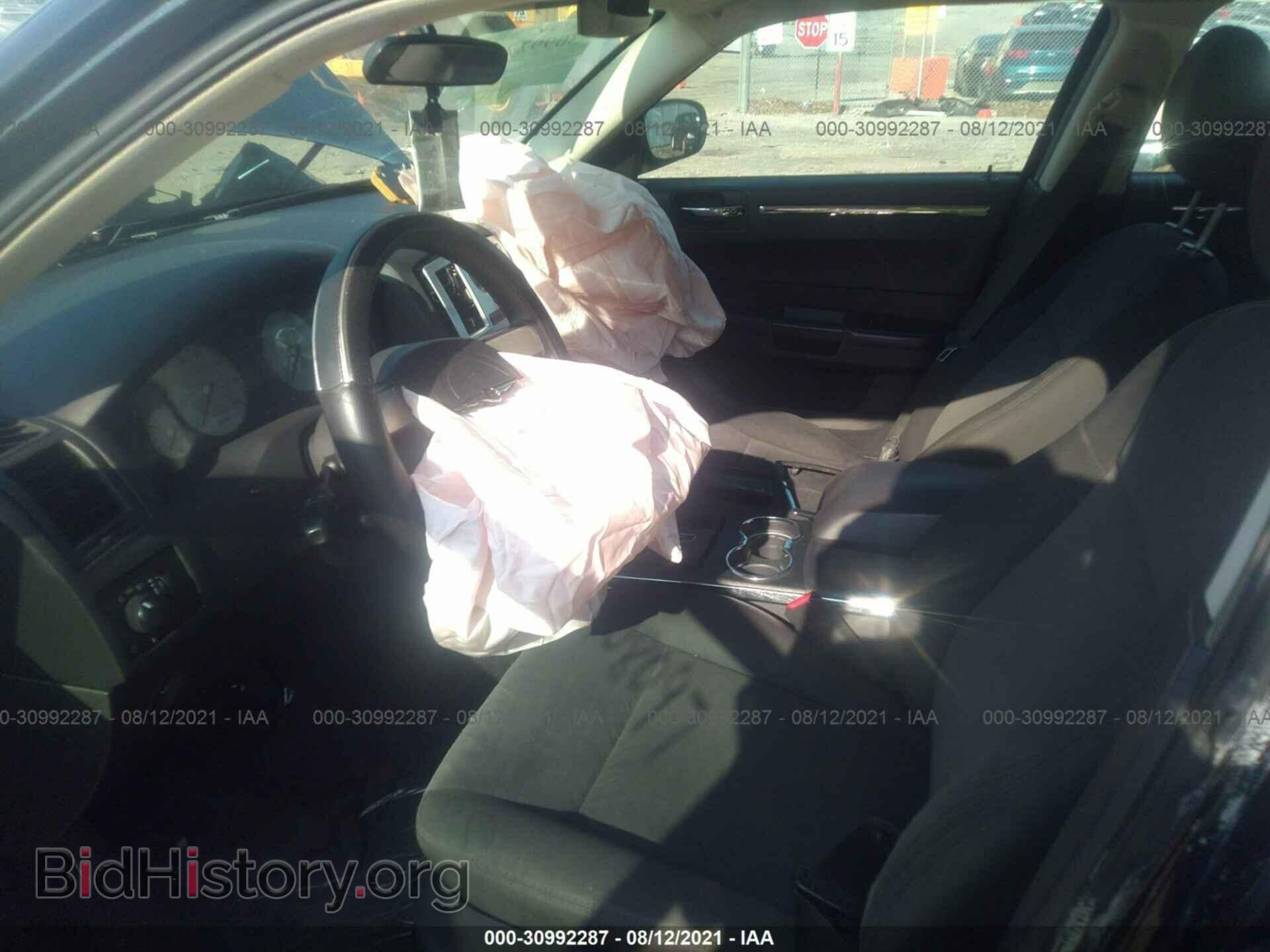 2009 CHRYSLER 300 - VIN: 2C3KA43D39H565836 - Фото 5