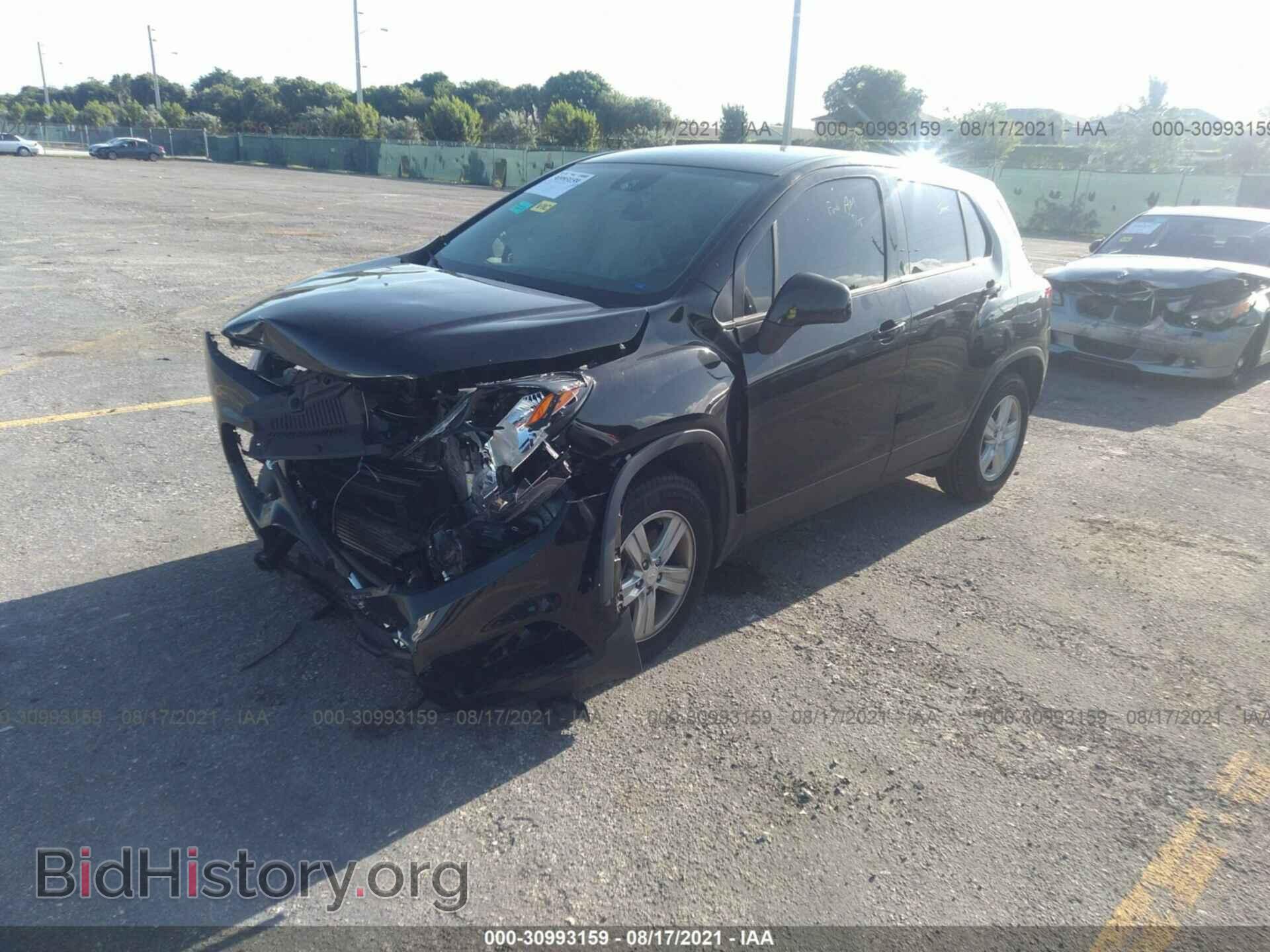 2019 CHEVROLET TRAX - VIN: 3GNCJKSB3KL269515 - Photo 2