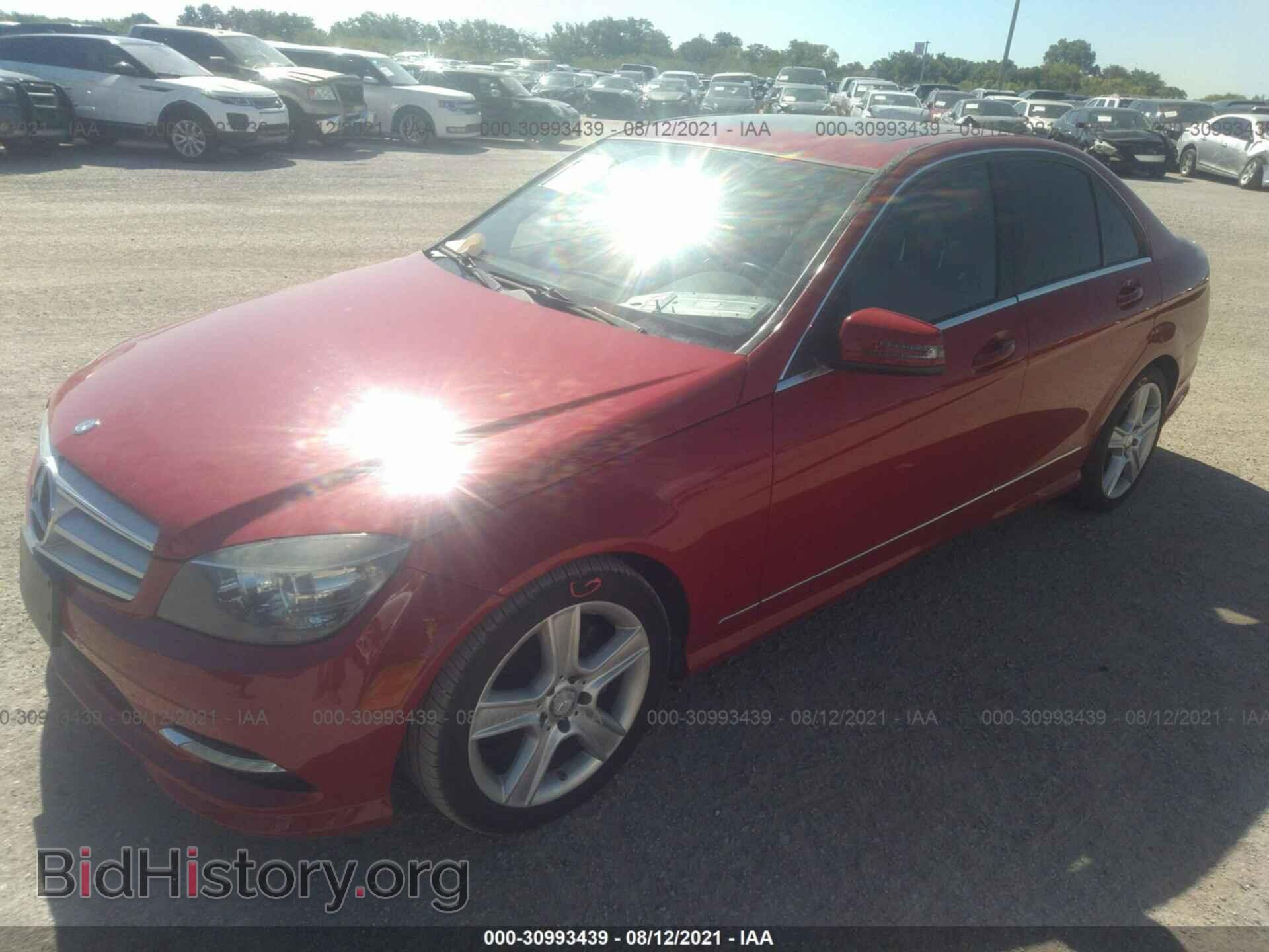 2011 MERCEDES-BENZ C-CLASS - VIN: WDDGF5EB7BR135548 - Фото 2
