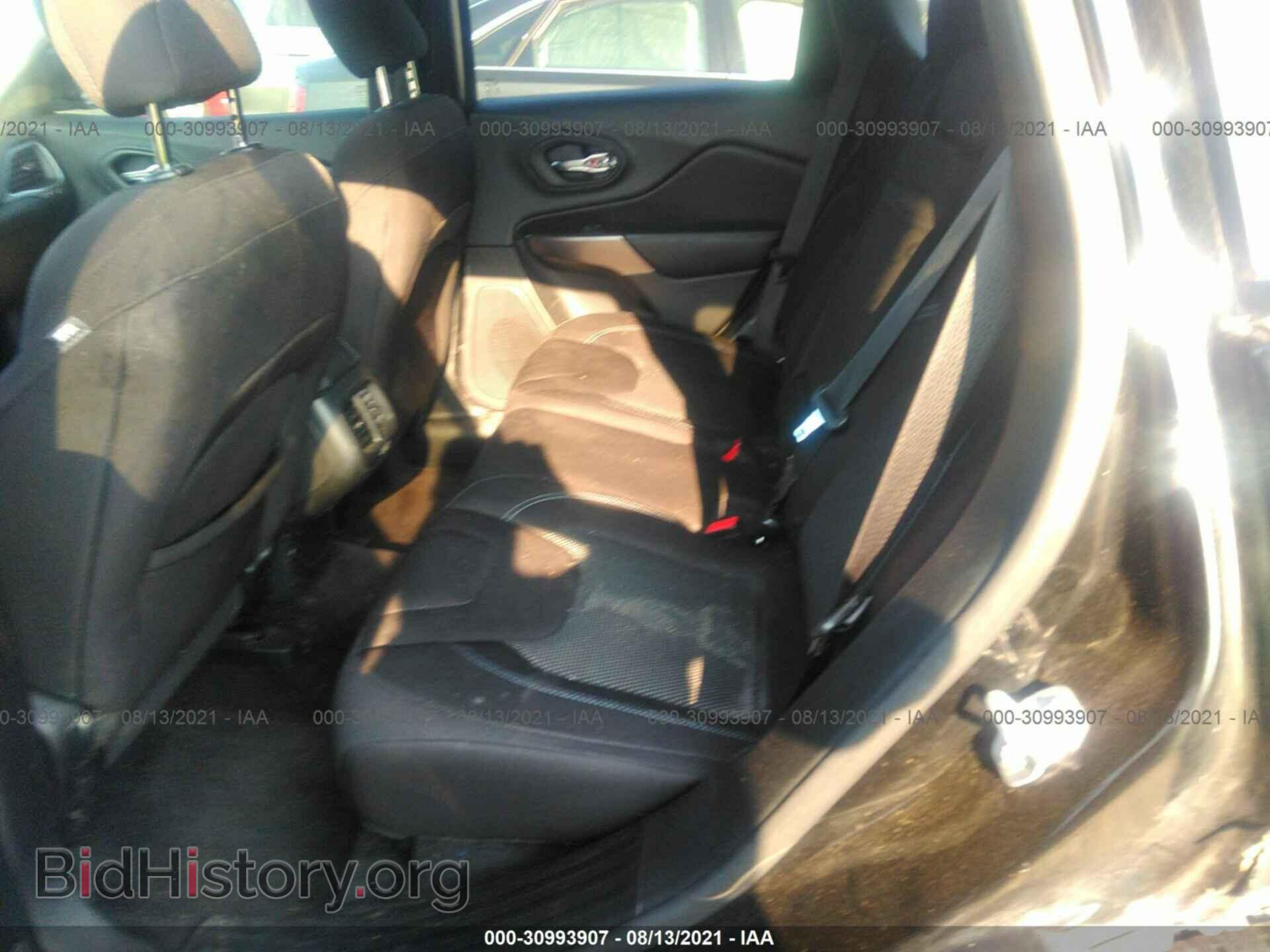 2019 JEEP CHEROKEE - VIN: 1C4PJLCB0KD206862 - Фото 8