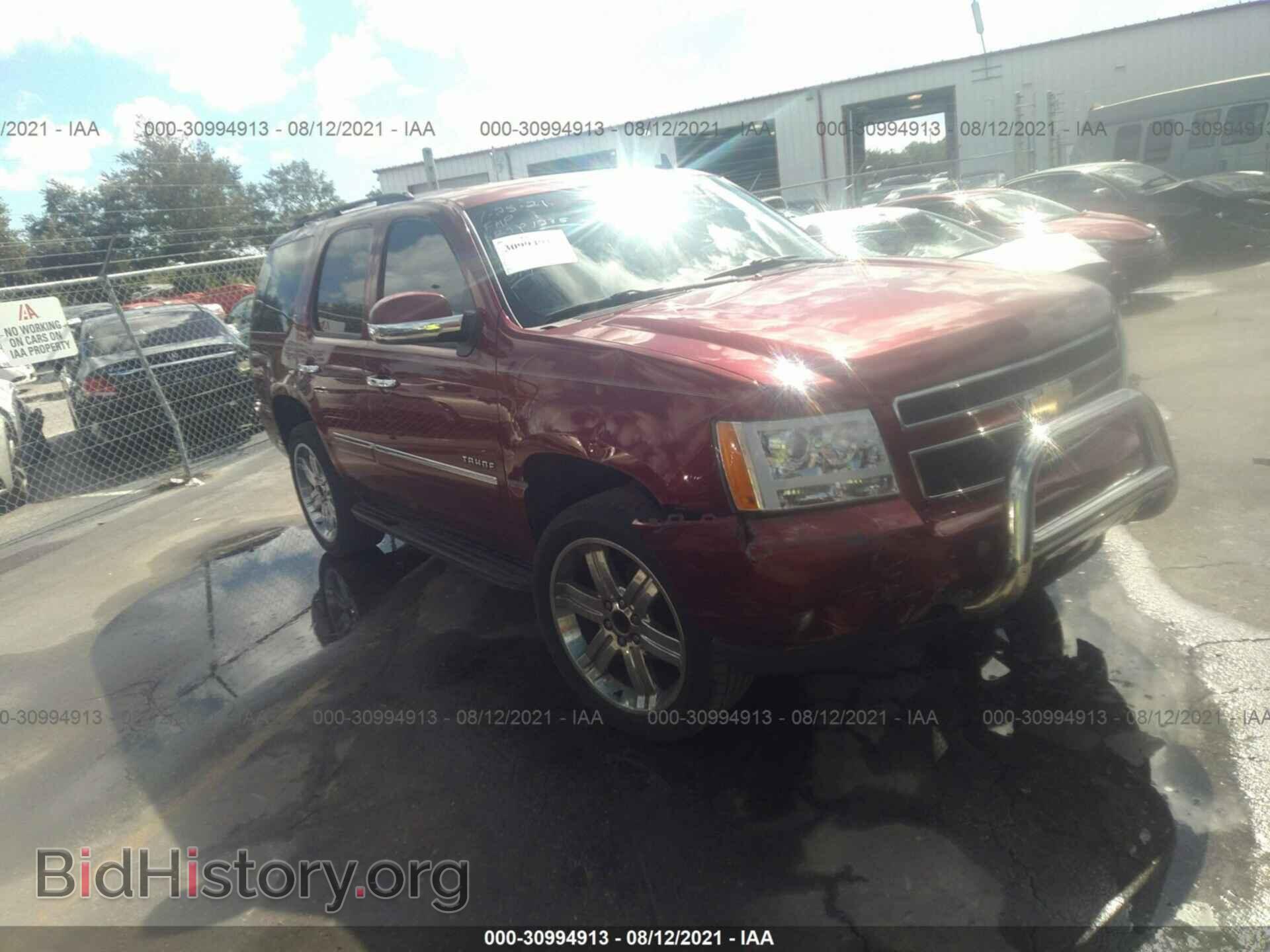 Photo 1GNSCBE01BR247778 - CHEVROLET TAHOE 2011