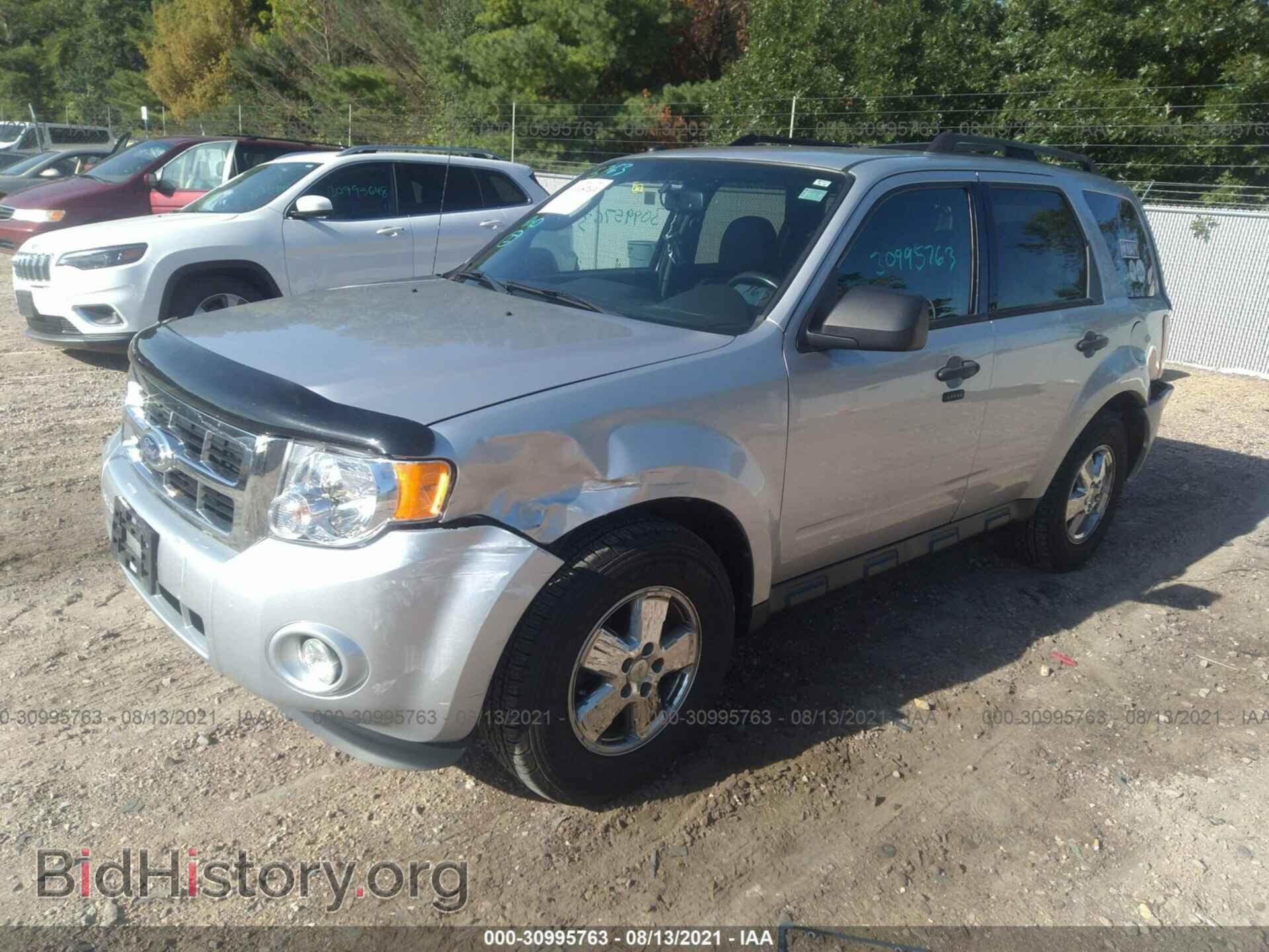 2011 FORD ESCAPE - VIN: 1FMCU0DG3BKB84863 - Фото 2