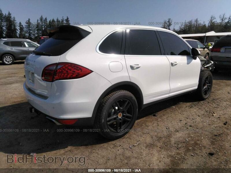 2014 Porsche CAYENNE (VIN WP1AA2A29ELA05750) — фото 4 из 12