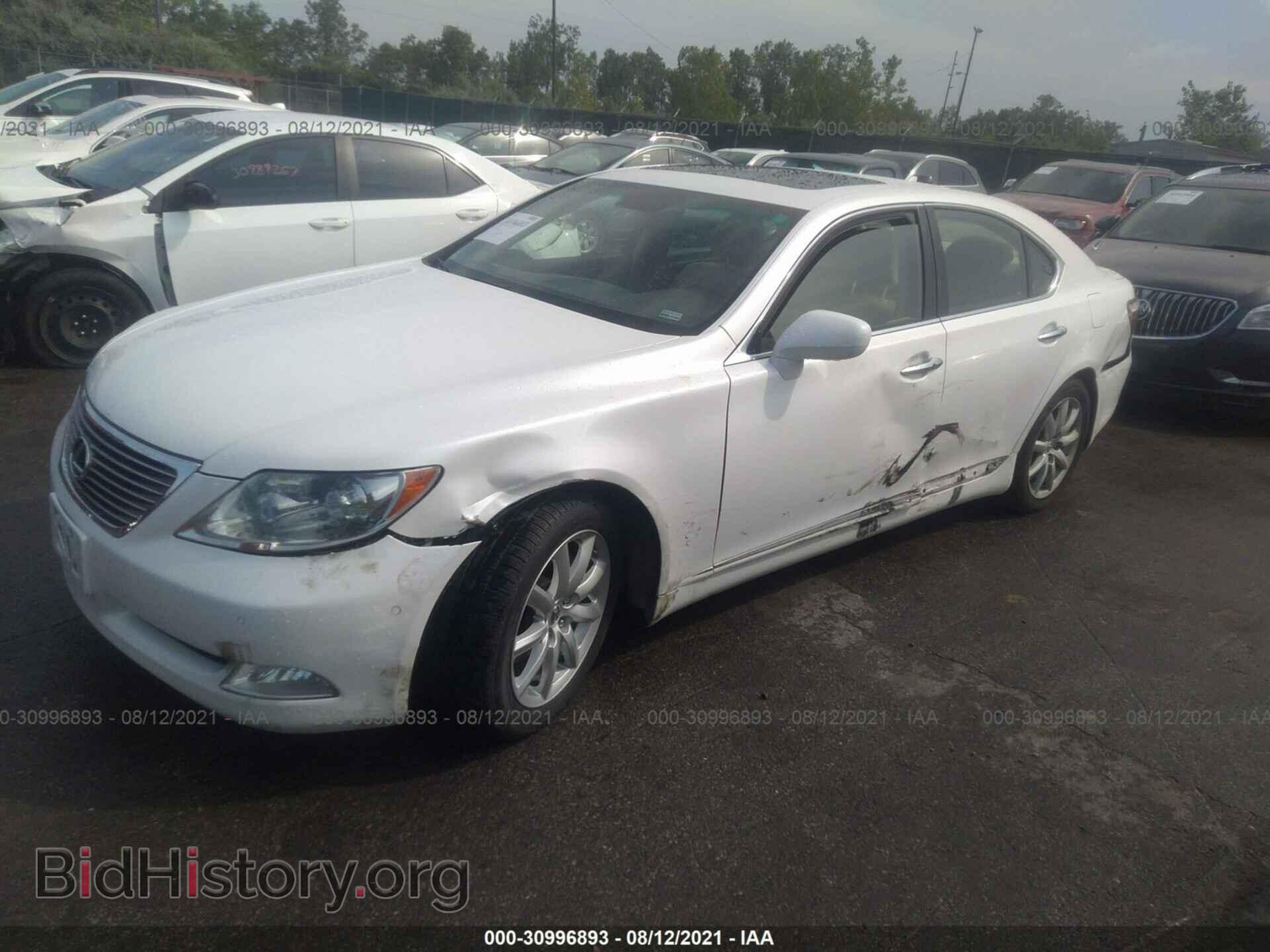 2007 LEXUS LS 460 - VIN: JTHBL46F775047203 - Photo 2