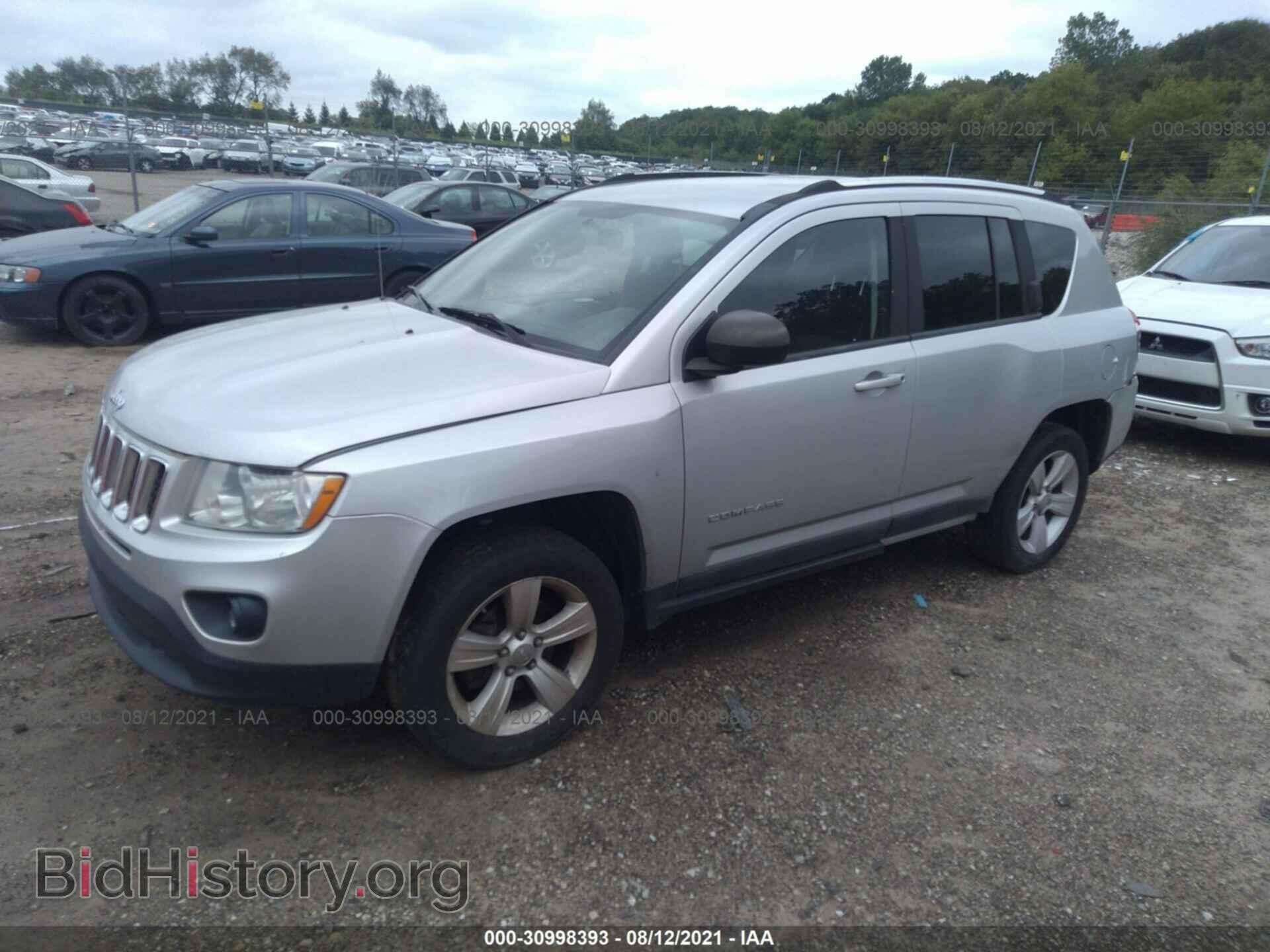 2011 JEEP COMPASS - VIN: 1J4NF1FB8BD215277 - Photo 2