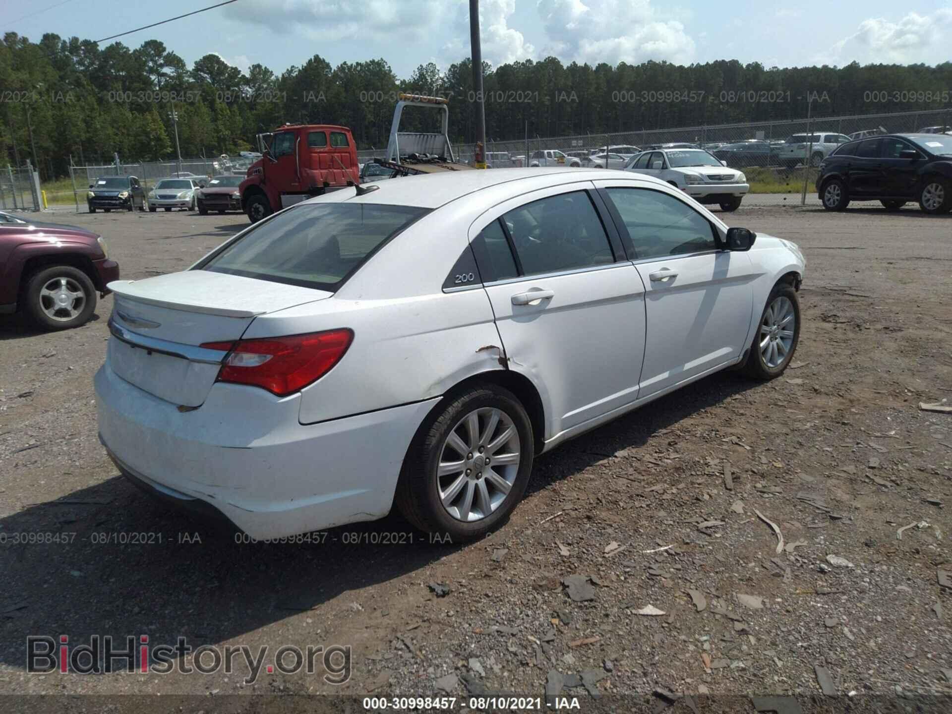 2013 CHRYSLER 200 - VIN: 1C3CCBBB1DN556605 - Фото 4