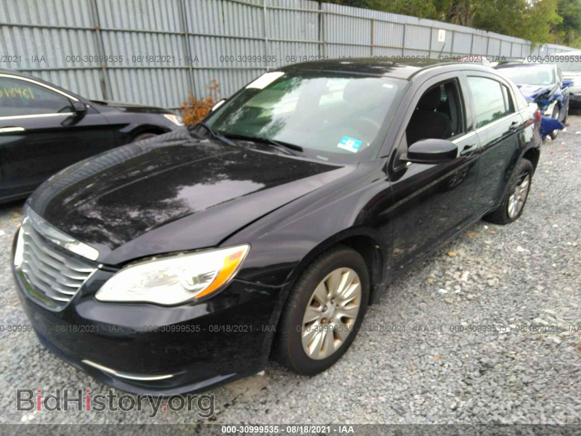 2013 CHRYSLER 200 - VIN: 1C3CCBAB7DN560384 - Фото 2
