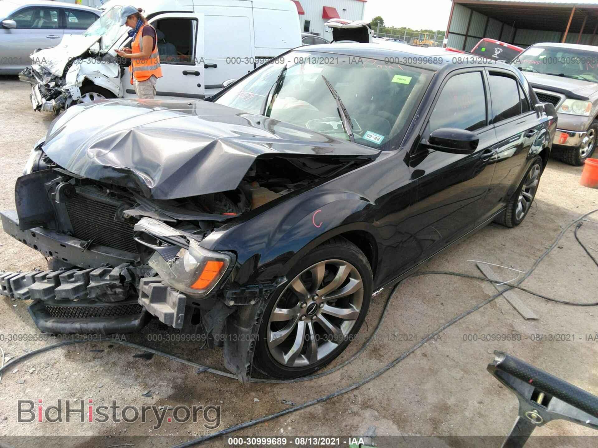 2014 CHRYSLER 300 - VIN: 2C3CCABT8EH222018 - Фото 2