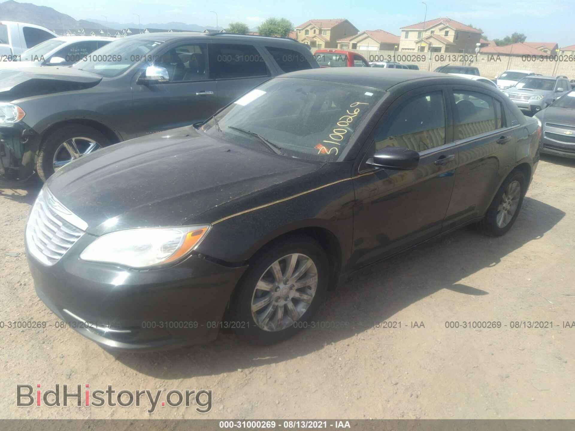 2012 CHRYSLER 200 - VIN: 1C3CCBAB8CN223138 - Фото 2