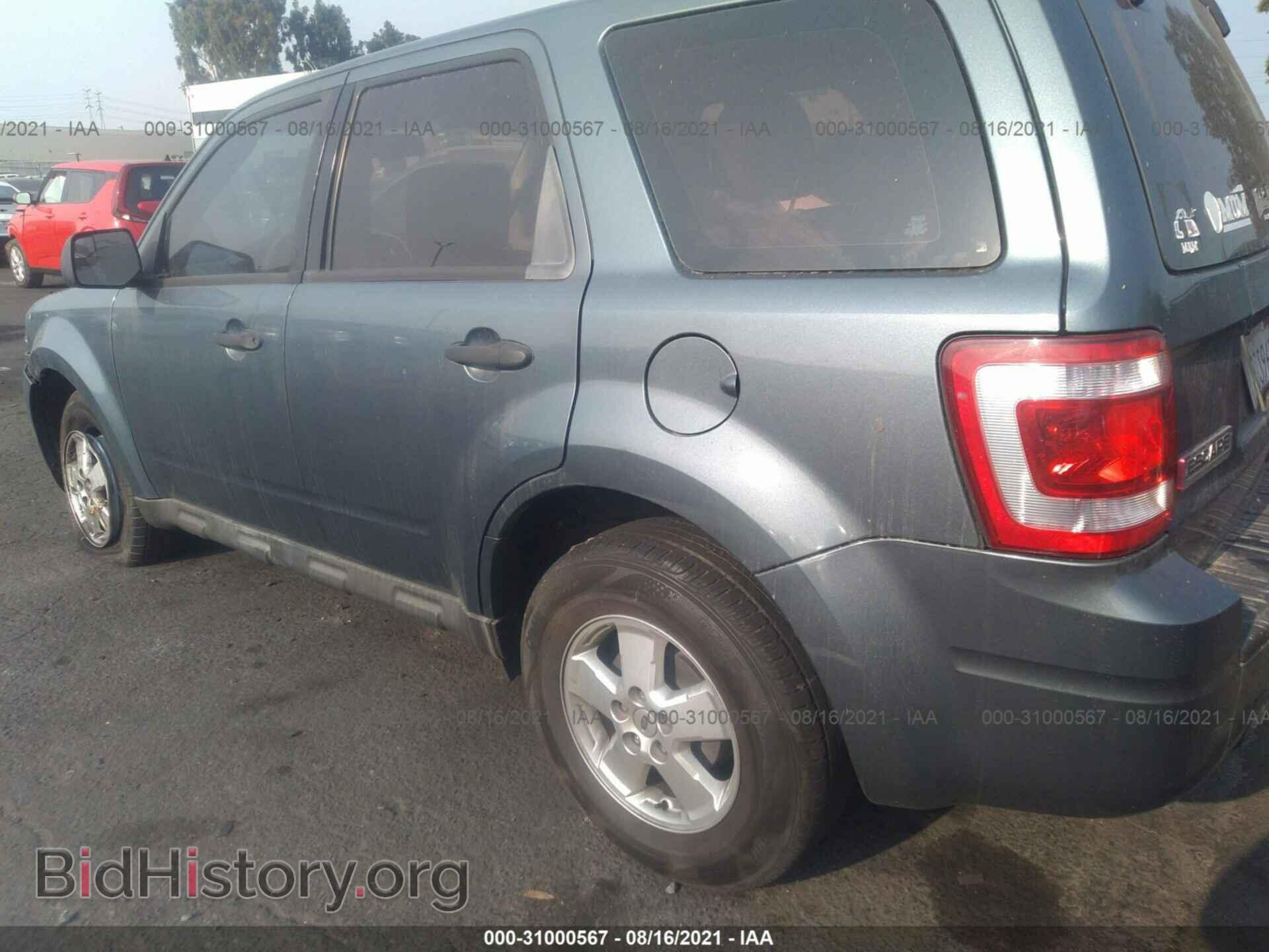 2011 FORD ESCAPE - VIN: 1FMCU0C78BKA75526 - Фото 3
