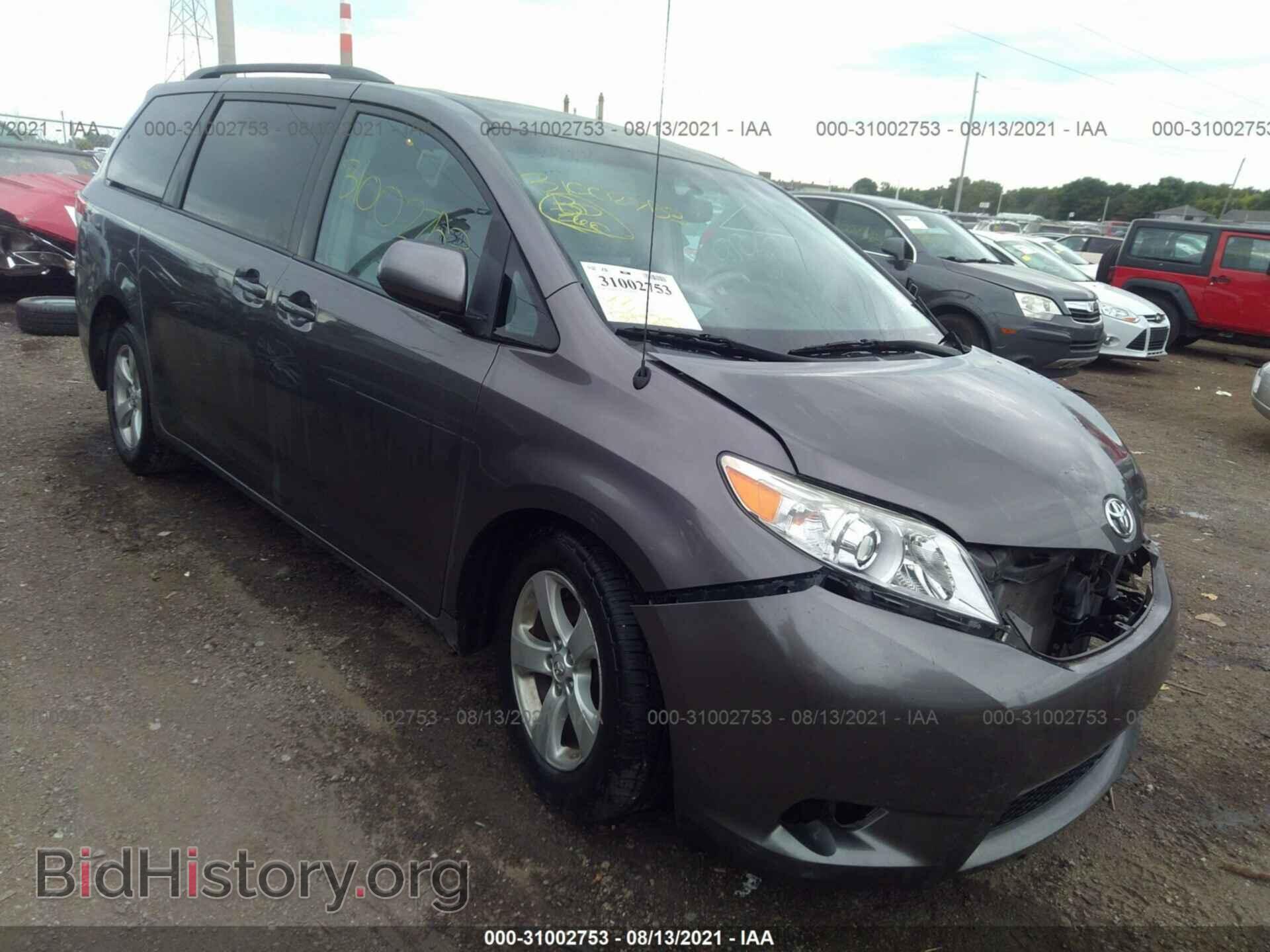 Photo 5TDKK3DC8DS299846 - TOYOTA SIENNA 2013