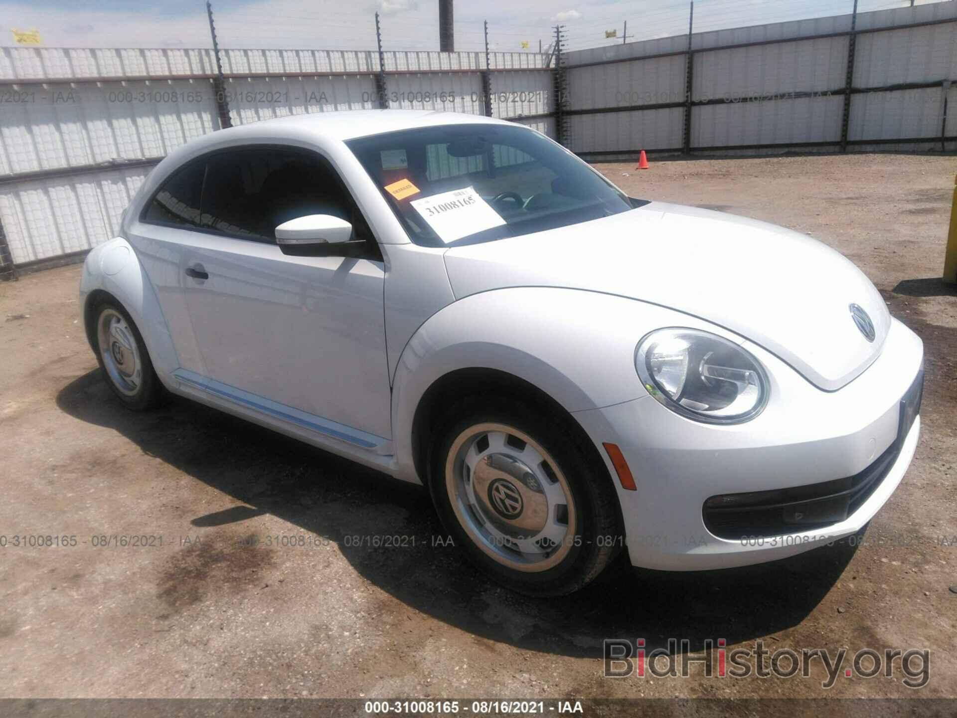 Photo 3VWF17AT8FM655602 - VOLKSWAGEN BEETLE COUPE 2015