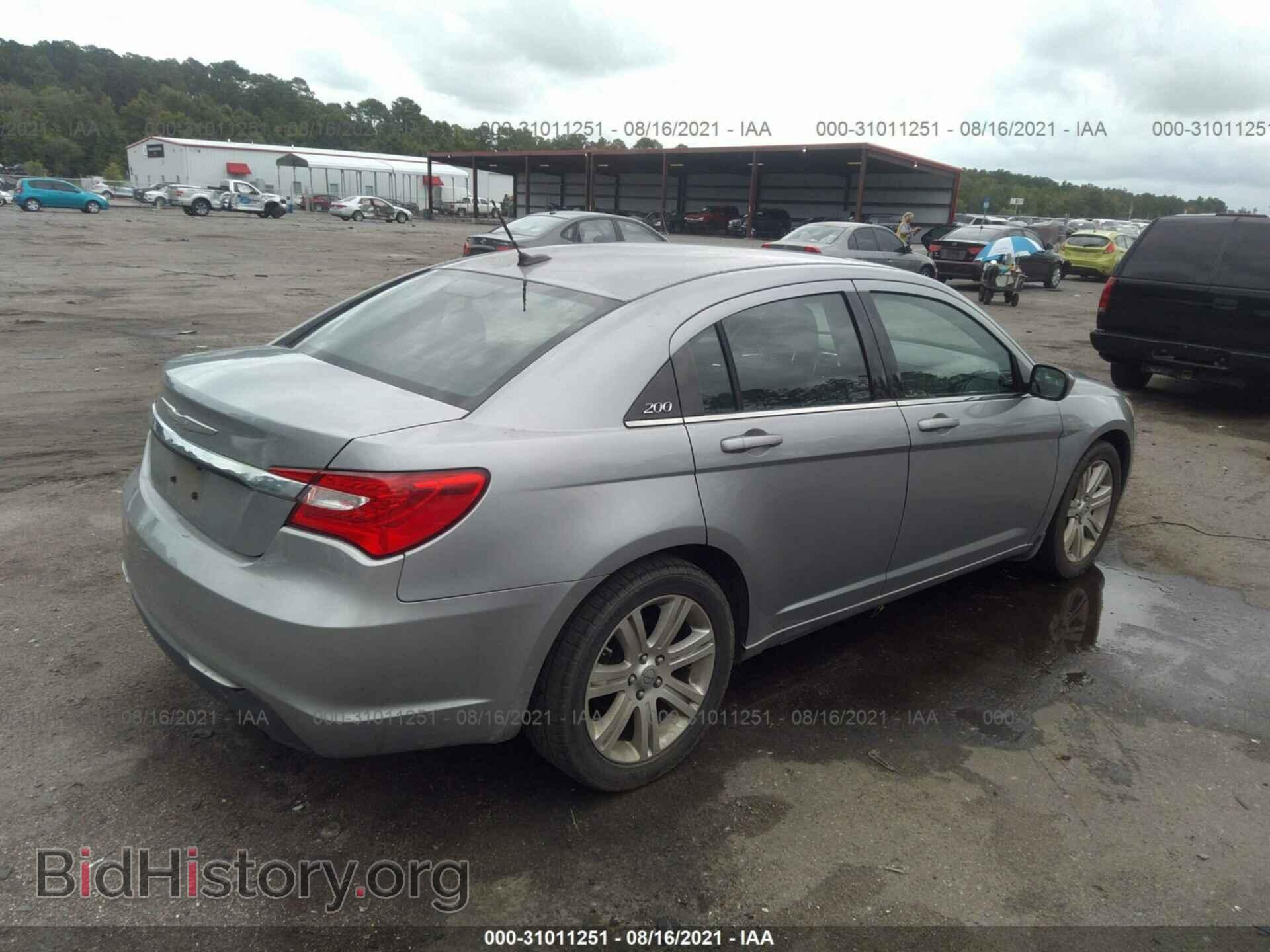 2013 CHRYSLER 200 - VIN: 1C3CCBAB1DN660397 - Photo 4