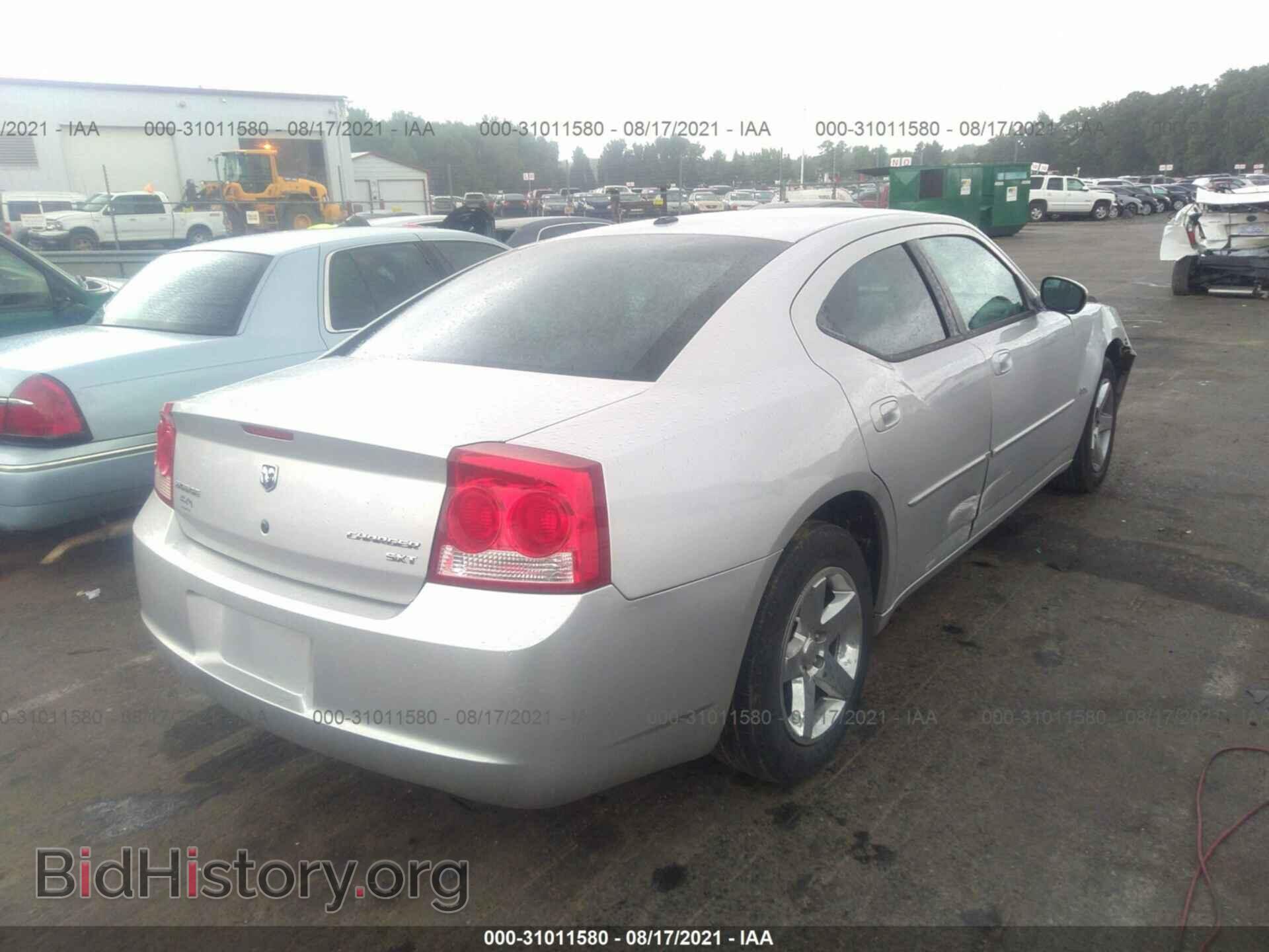 2010 DODGE CHARGER - VIN: 2B3CA3CV1AH213945 - Фото 4