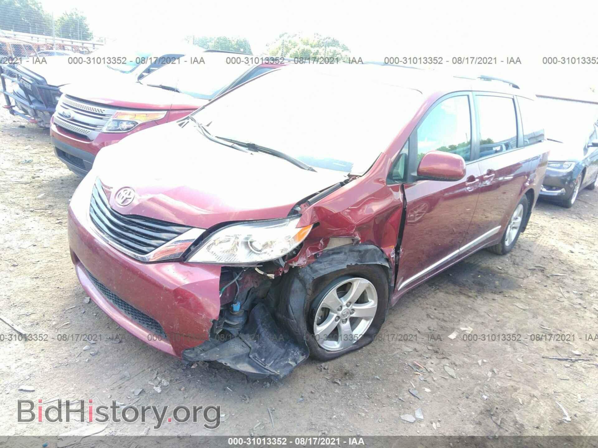 2013 TOYOTA SIENNA - VIN: 5TDKK3DC8DS391247 - Фото 2