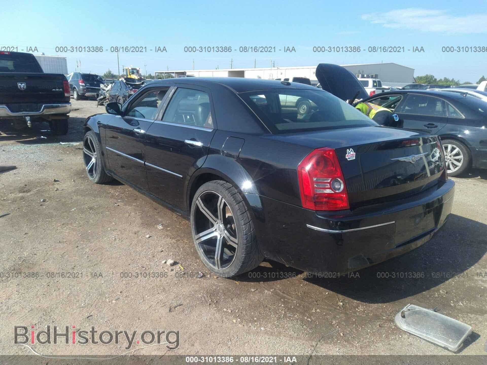 2010 CHRYSLER 300 - VIN: 2C3CA5CVXAH327165 - Фото 3