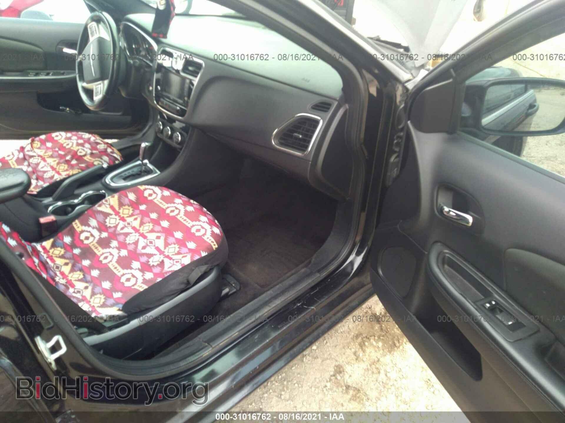 2011 CHRYSLER 200 - VIN: 1C3BC1FBXBN604227 - Photo 5