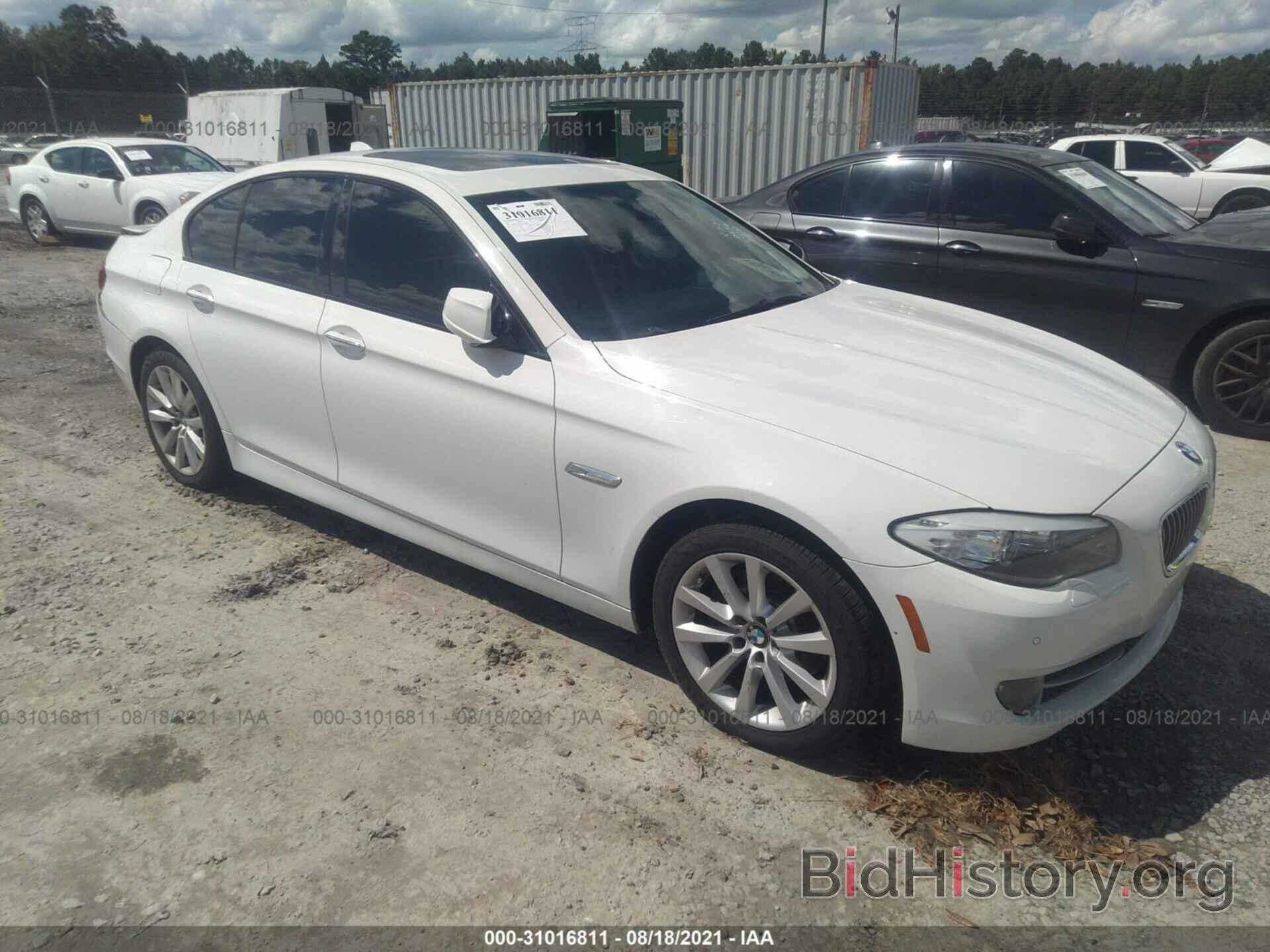 Photo WBAFR1C5XBC740456 - BMW 5 SERIES 2011