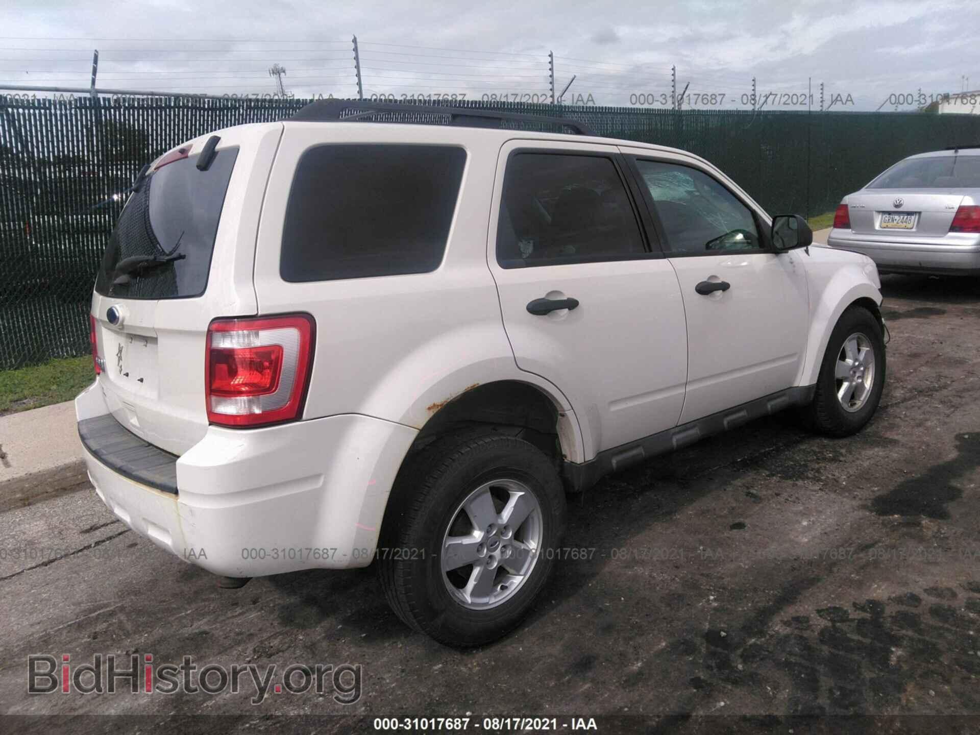 2011 FORD ESCAPE - VIN: 1FMCU0D76BKB22650 - Фото 4