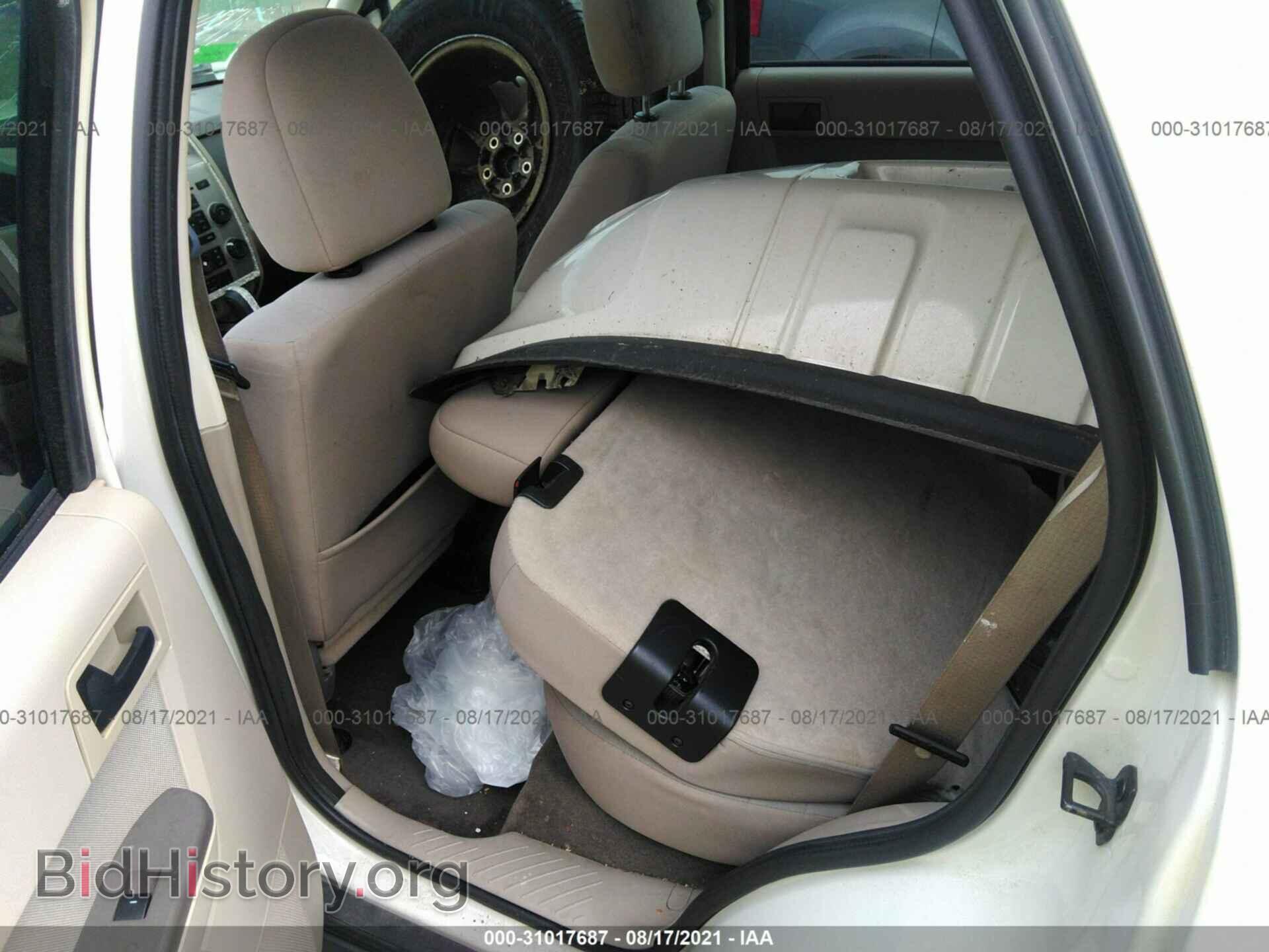 2011 FORD ESCAPE - VIN: 1FMCU0D76BKB22650 - Фото 8