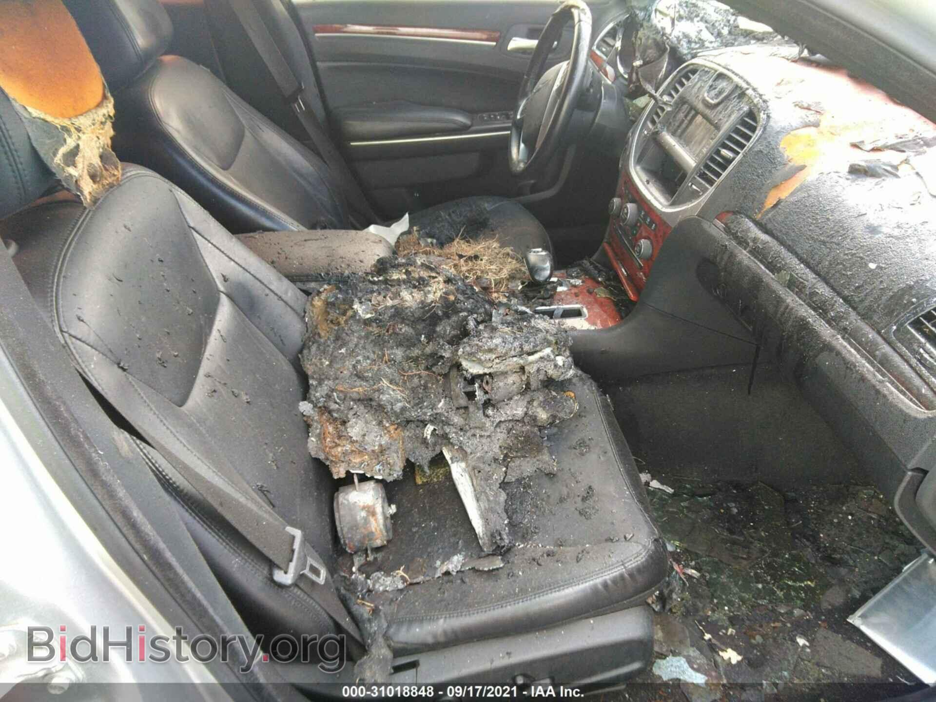 2012 CHRYSLER 300 - VIN: 2C3CCACG4CH191588 - Фото 5