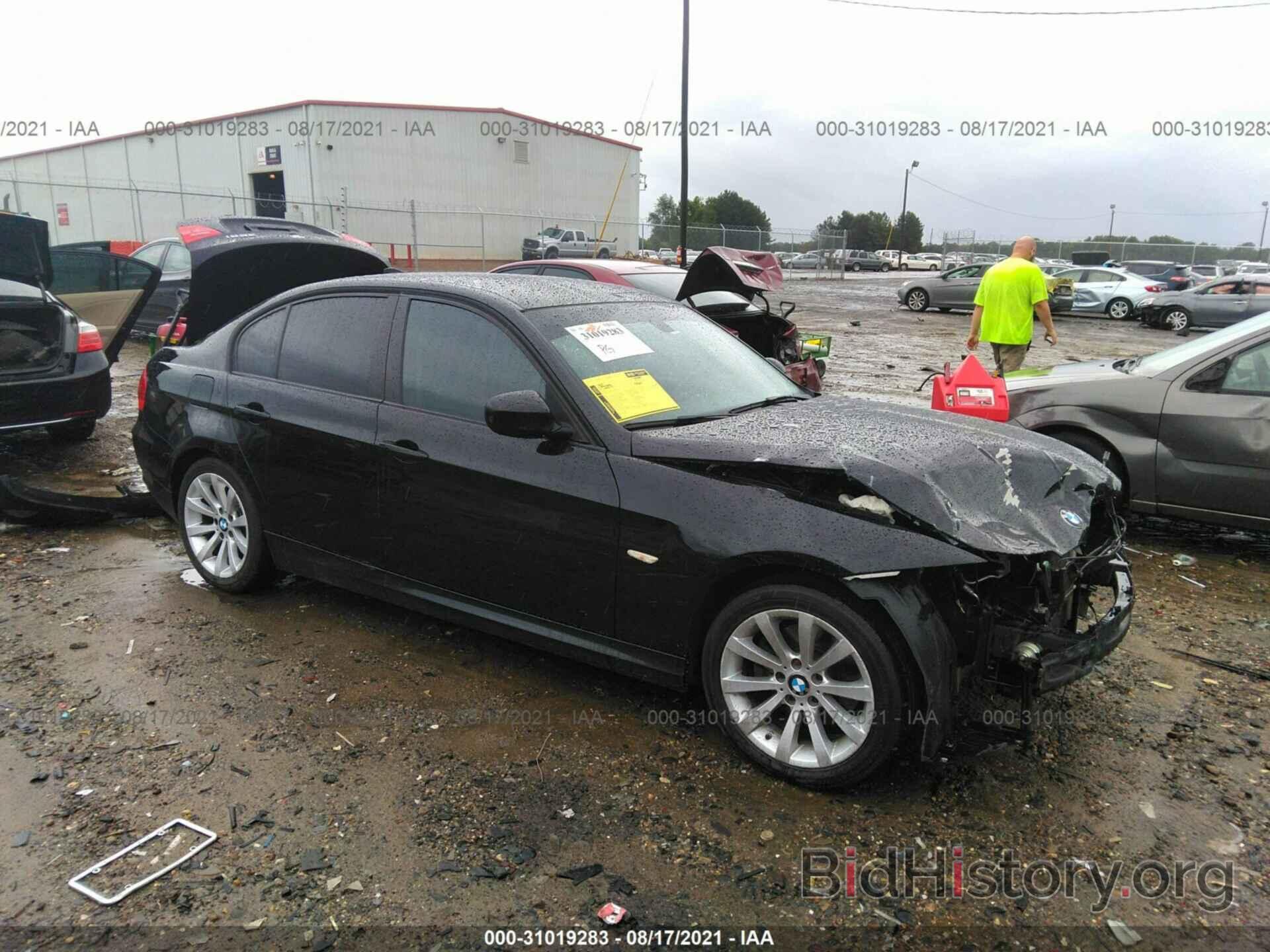 Photo WBAPH7C52BA801868 - BMW 3 SERIES 2011