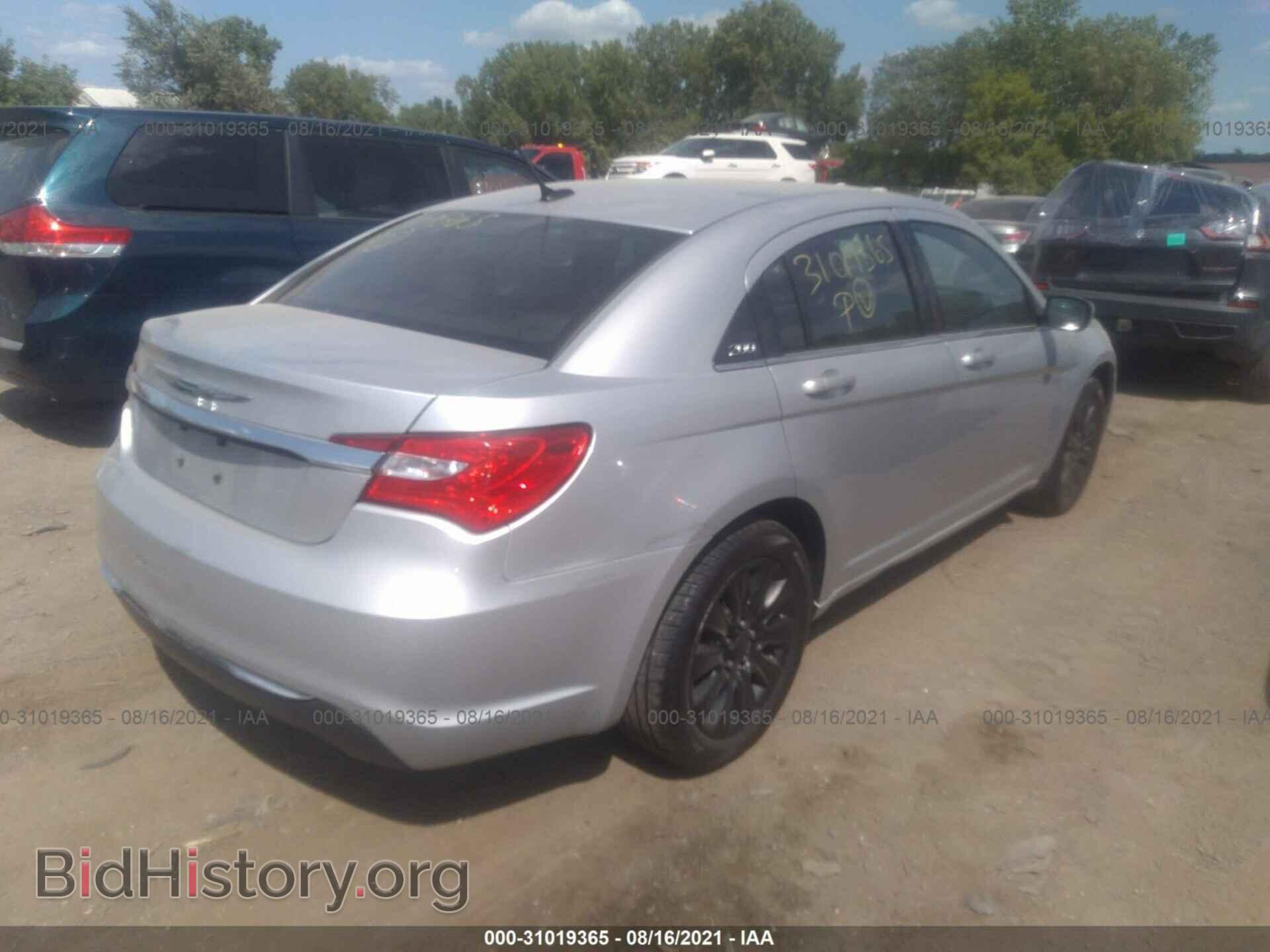 2012 CHRYSLER 200 - VIN: 1C3CCBAB4CN320921 - Photo 4