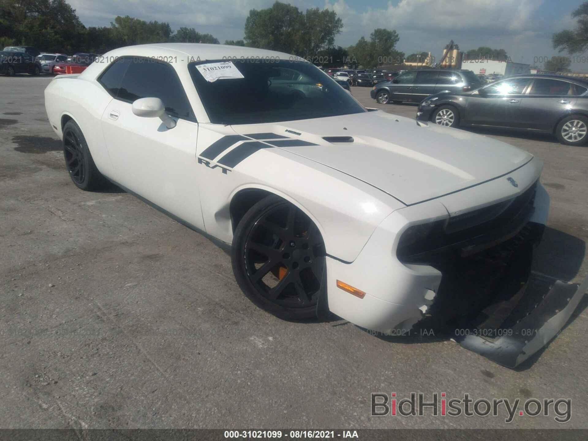 Photo 2B3LJ54T09H541555 - DODGE CHALLENGER 2009