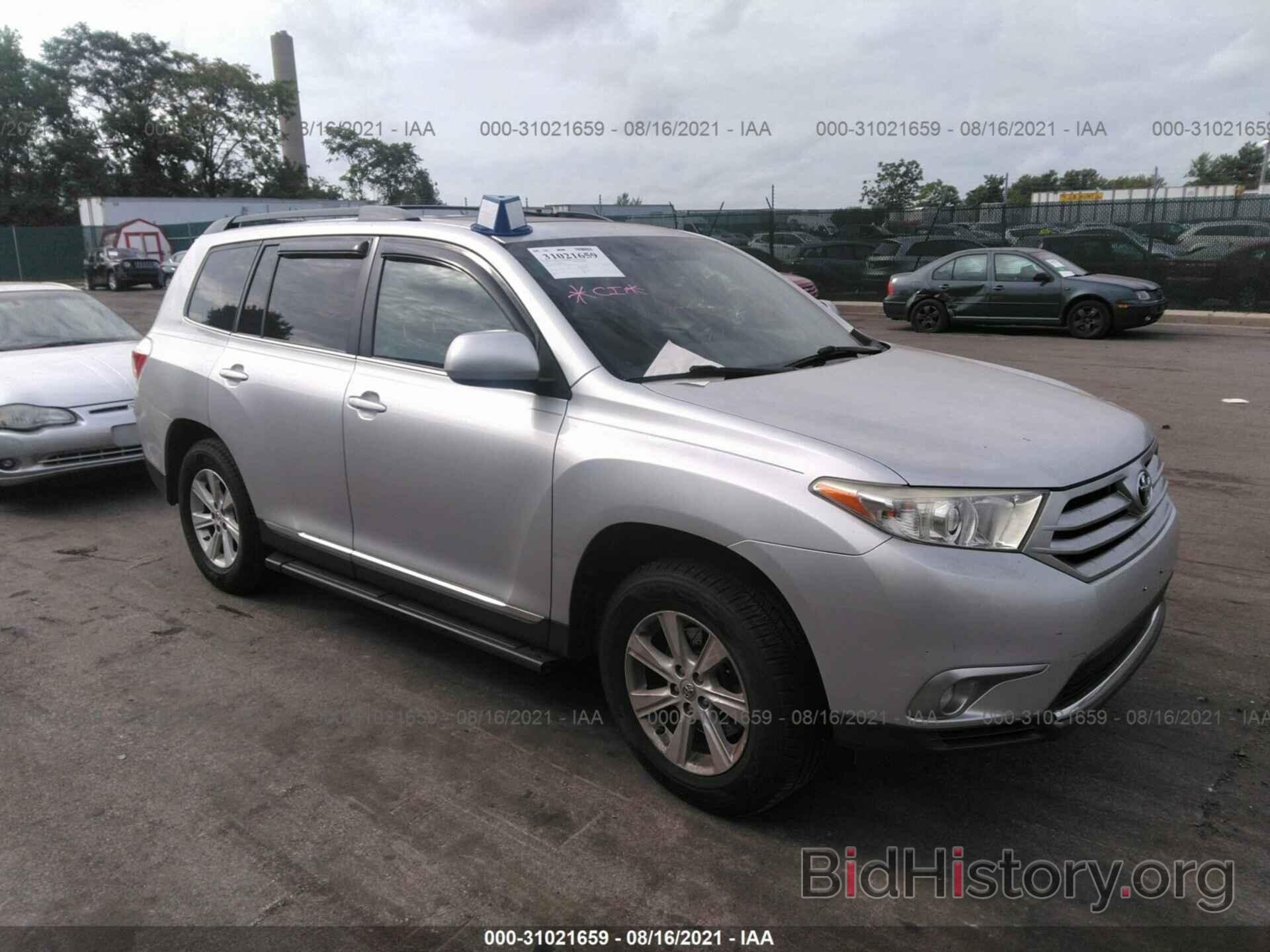 Photo 5TDBK3EH5BS085856 - TOYOTA HIGHLANDER 2011