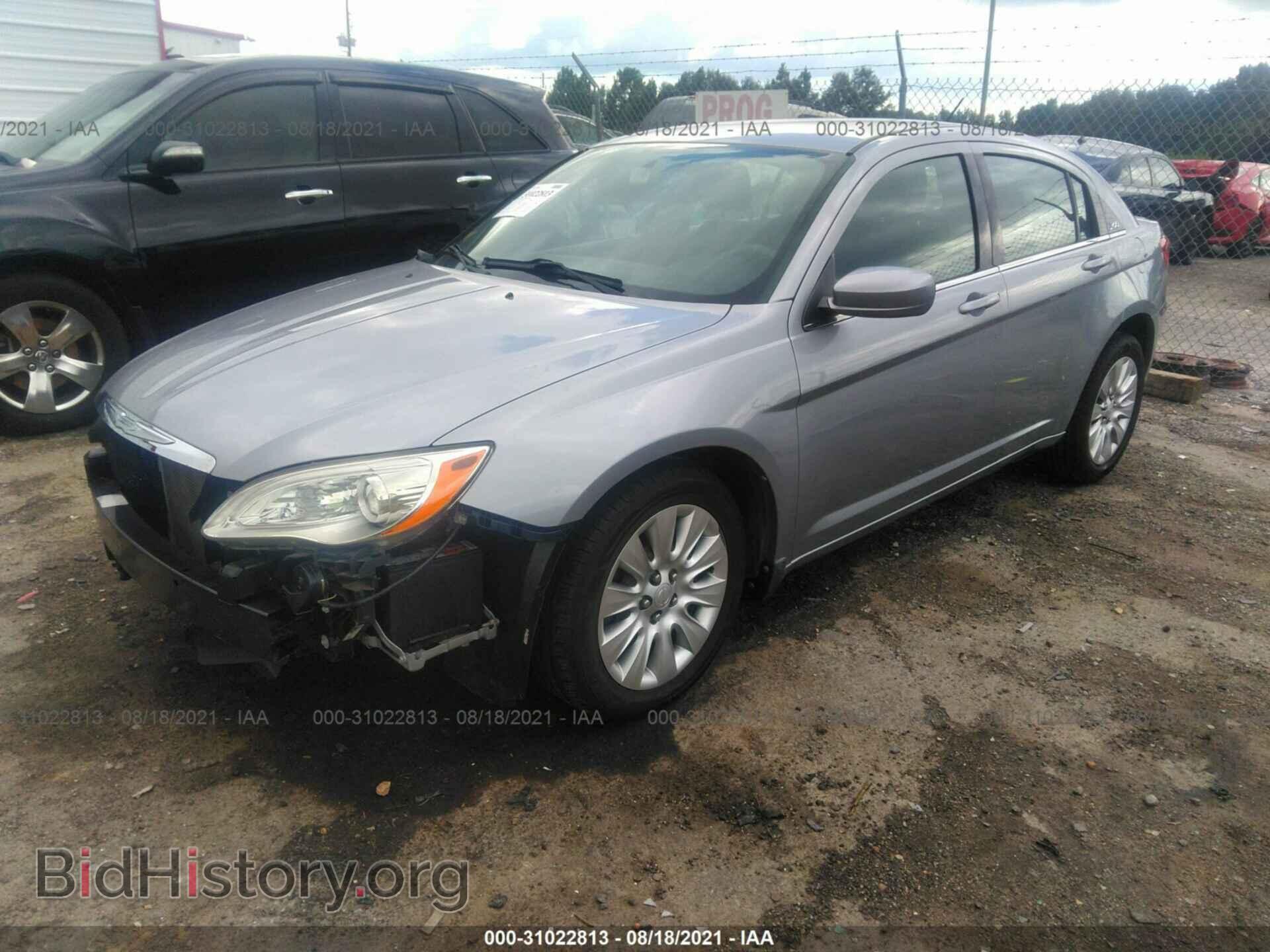 2013 CHRYSLER 200 - VIN: 1C3CCBAG4DN724525 - Фото 2