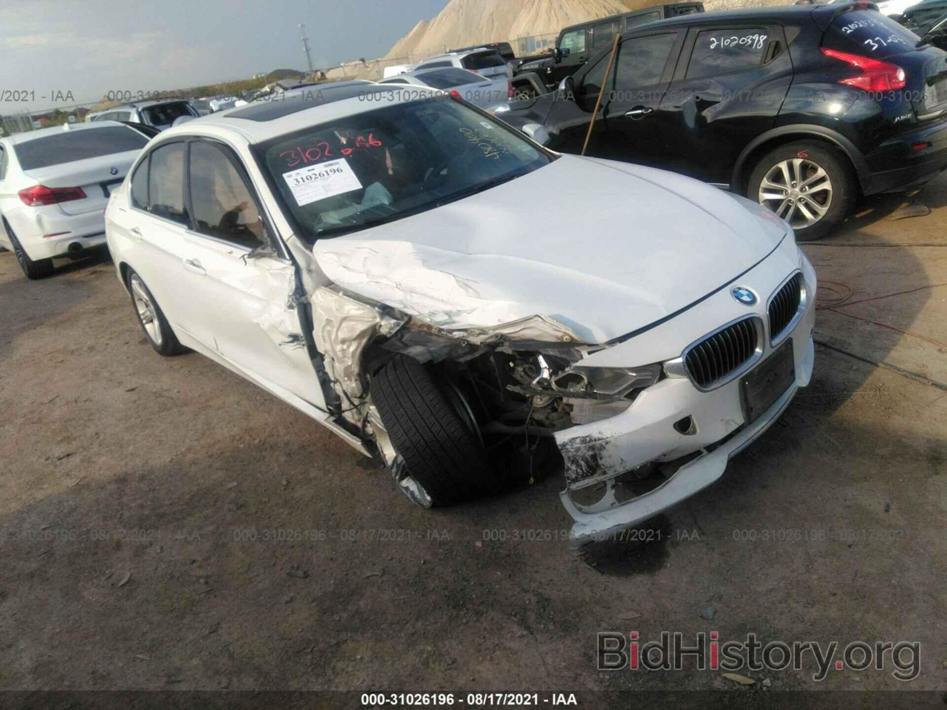 Photo WBA3A5C53CF346430 - BMW 3 SERIES 2012