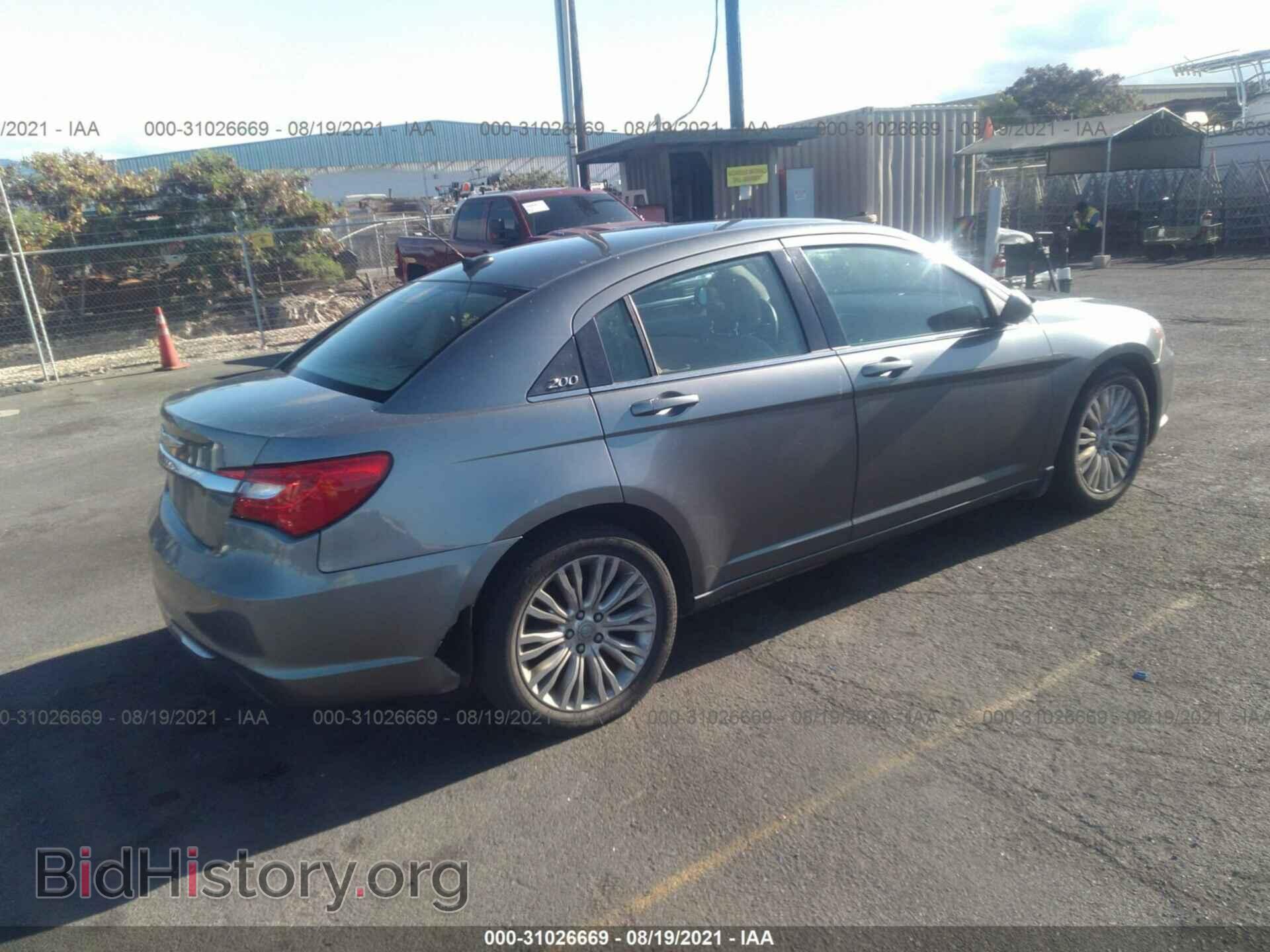 2012 CHRYSLER 200 - VIN: 1C3CCBAB2CN134827 - Photo 4