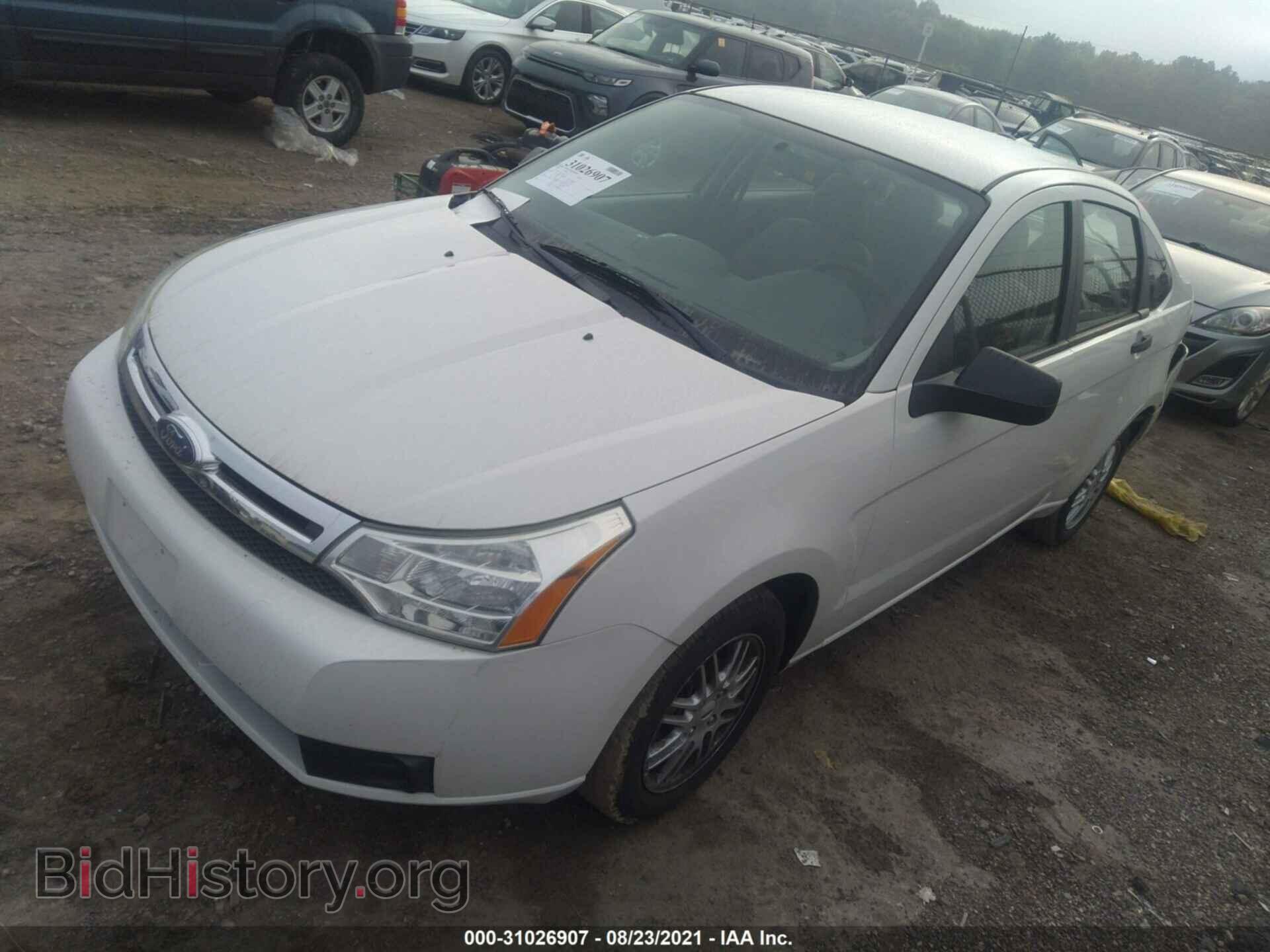 2009 FORD FOCUS - VIN: 1FAHP35N29W240820 - Фото 2