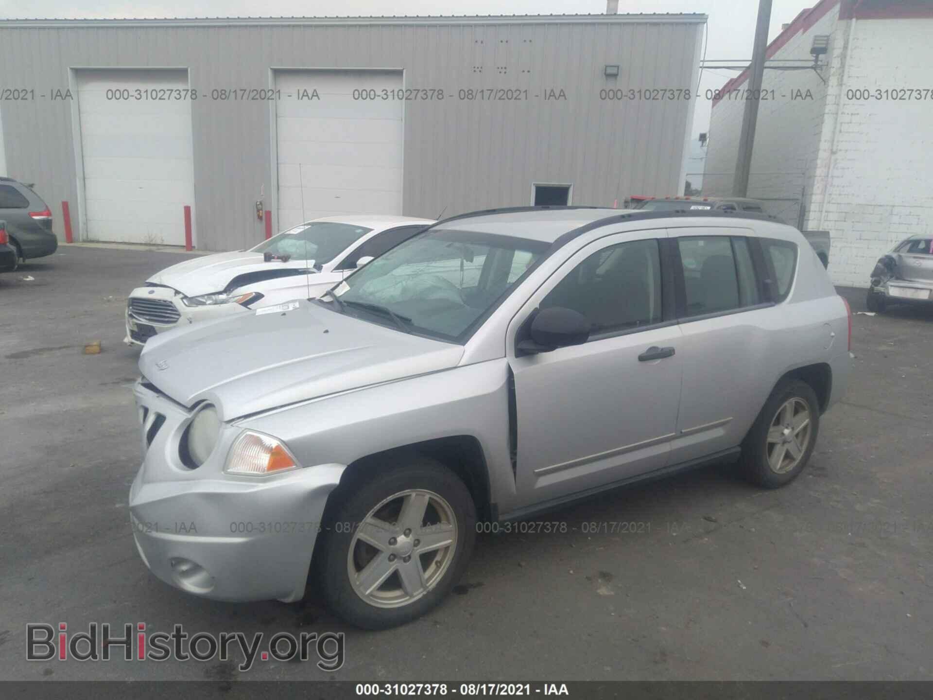 2008 JEEP COMPASS - VIN: 1J8FT470X8D767561 - Фото 2