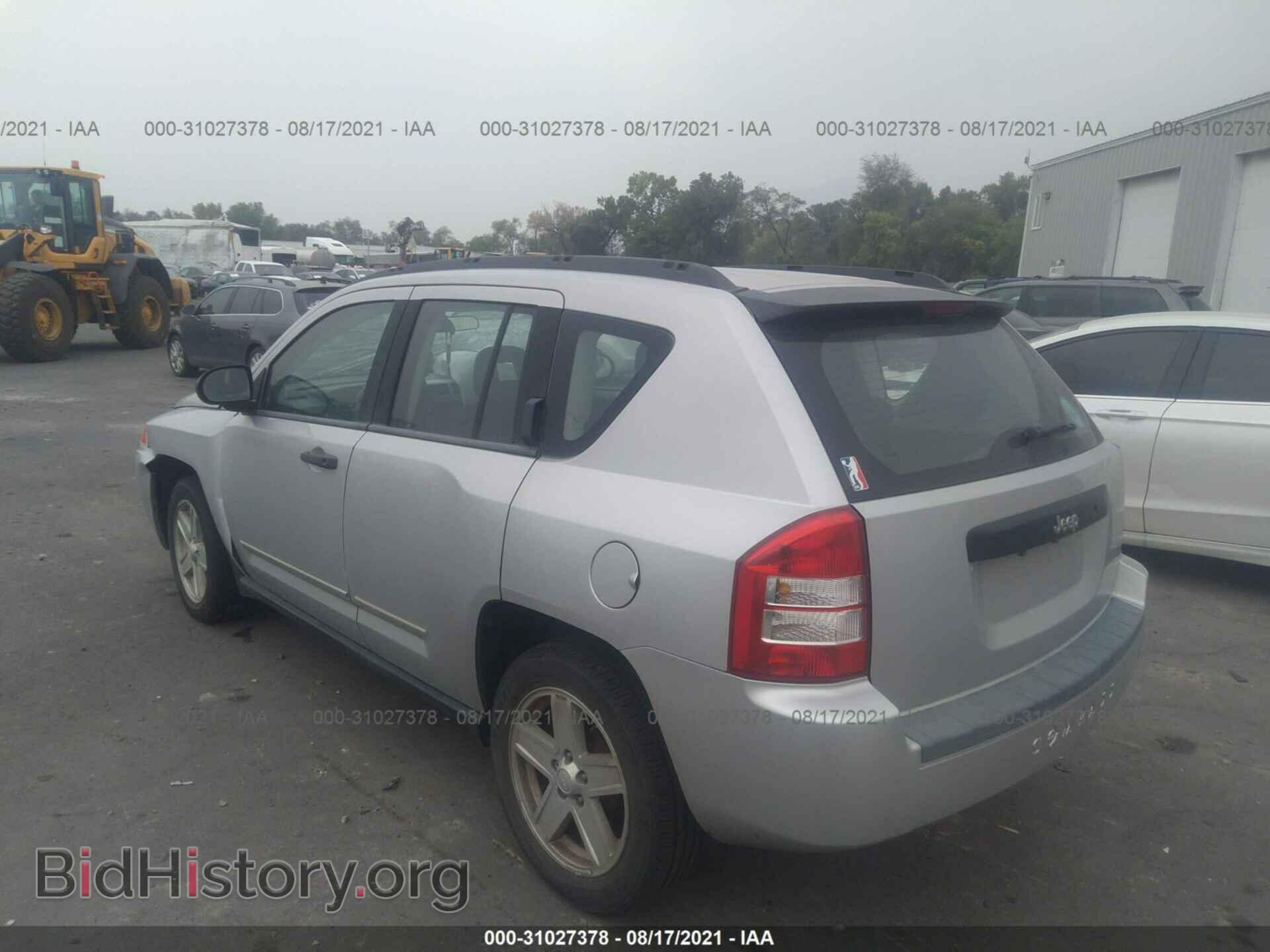 2008 JEEP COMPASS - VIN: 1J8FT470X8D767561 - Фото 3