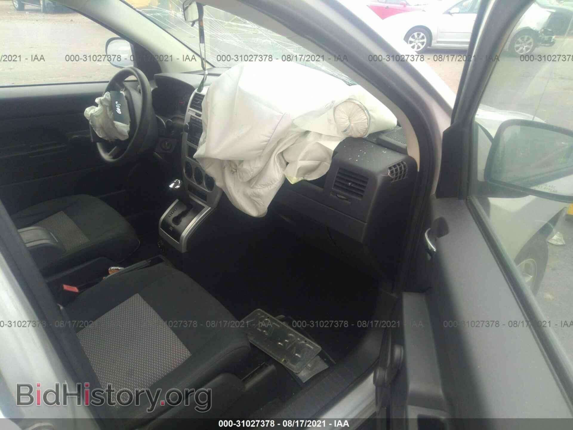 2008 JEEP COMPASS - VIN: 1J8FT470X8D767561 - Фото 5
