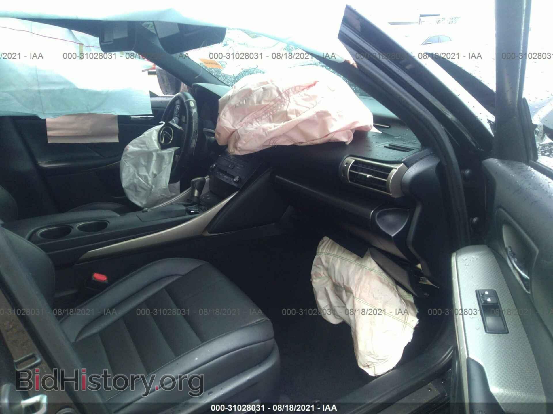 2016 LEXUS IS 200T - VIN: JTHBA1D23G5006524 - Фото 5