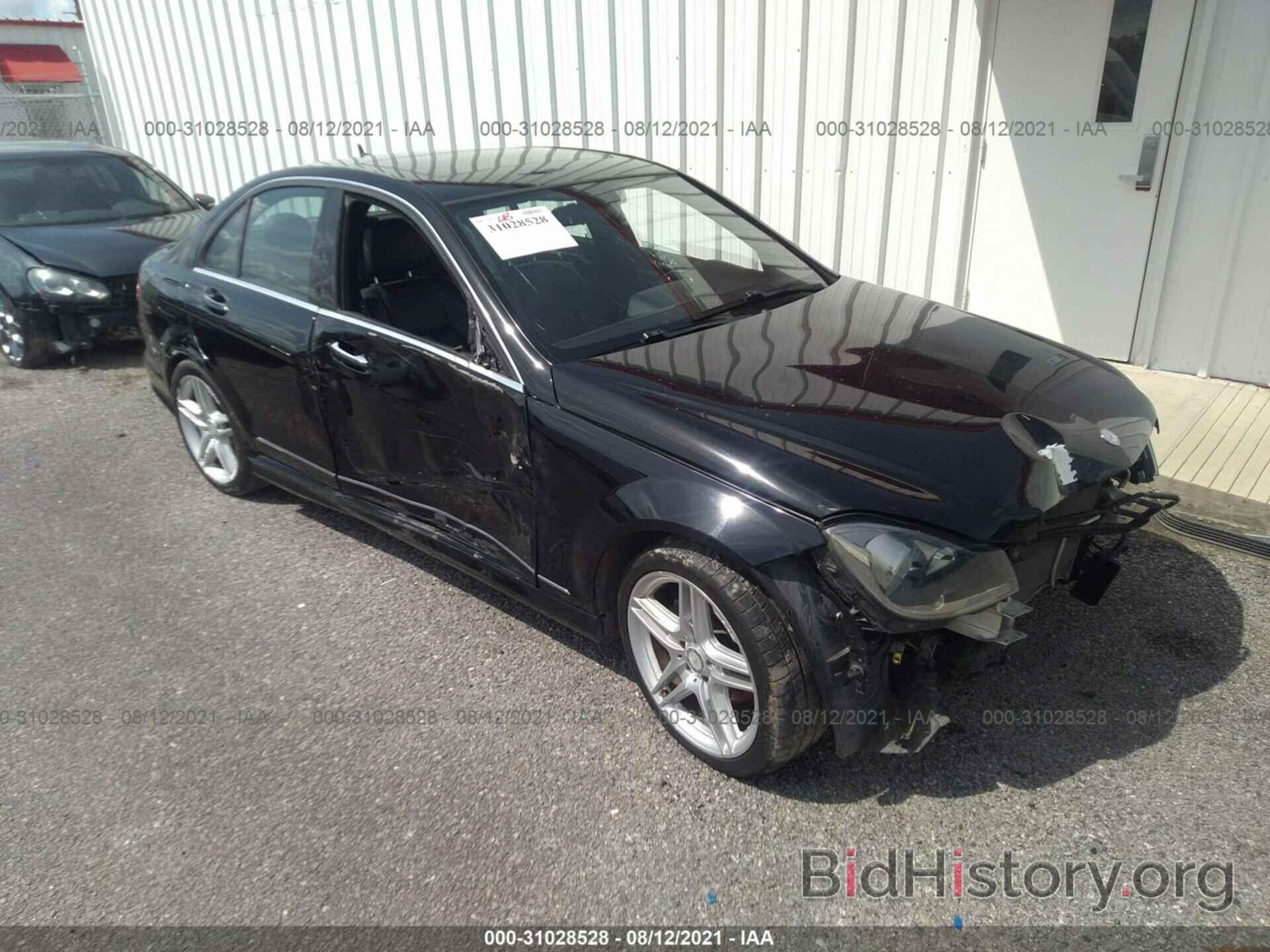 Photo WDDGF4HB6EG245755 - MERCEDES-BENZ C-CLASS 2014