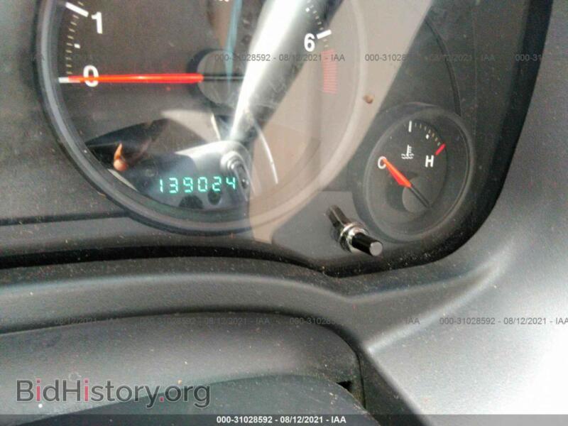 2011 Jeep COMPASS (VIN 1J4NT1FA4BD139590) — photo 7 of 10