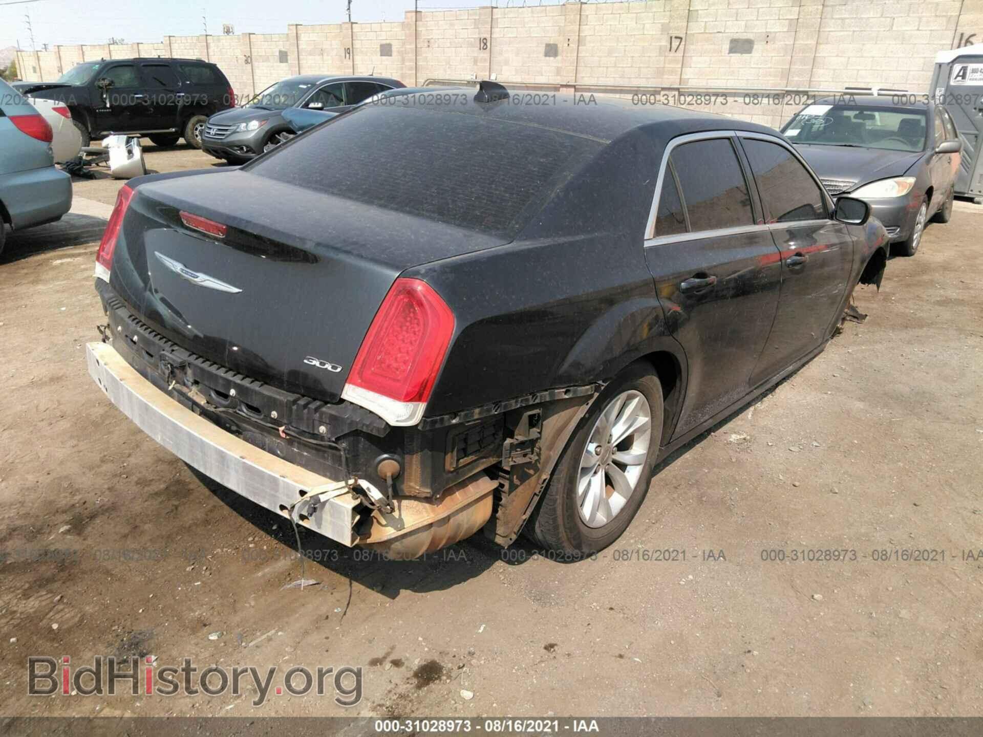 2015 CHRYSLER 300 - VIN: 2C3CCAAG2FH930738 - Фото 4