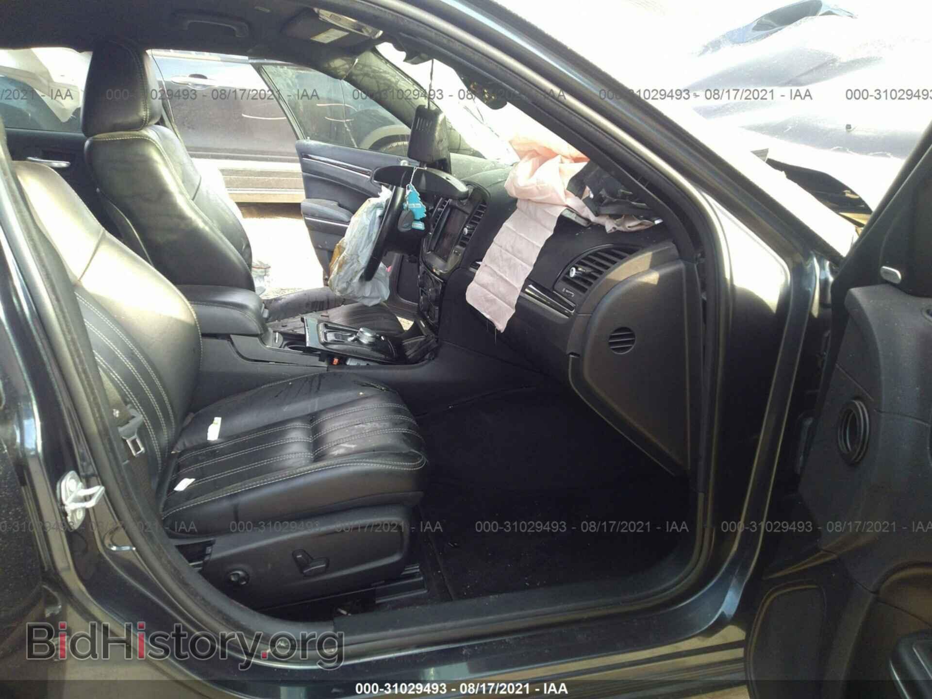 2018 CHRYSLER 300 - VIN: 2C3CCABG2JH214543 - Фото 5