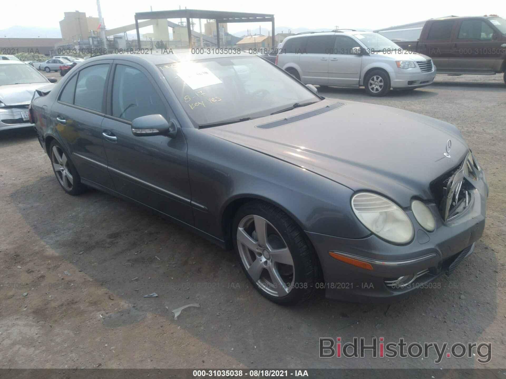 Photo WDBUF56X87B102063 - MERCEDES-BENZ E-CLASS 2007