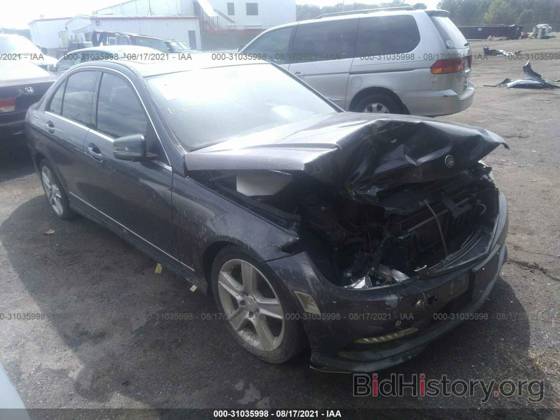 Photo WDDGF8BB0BR150916 - MERCEDES-BENZ C-CLASS 2011